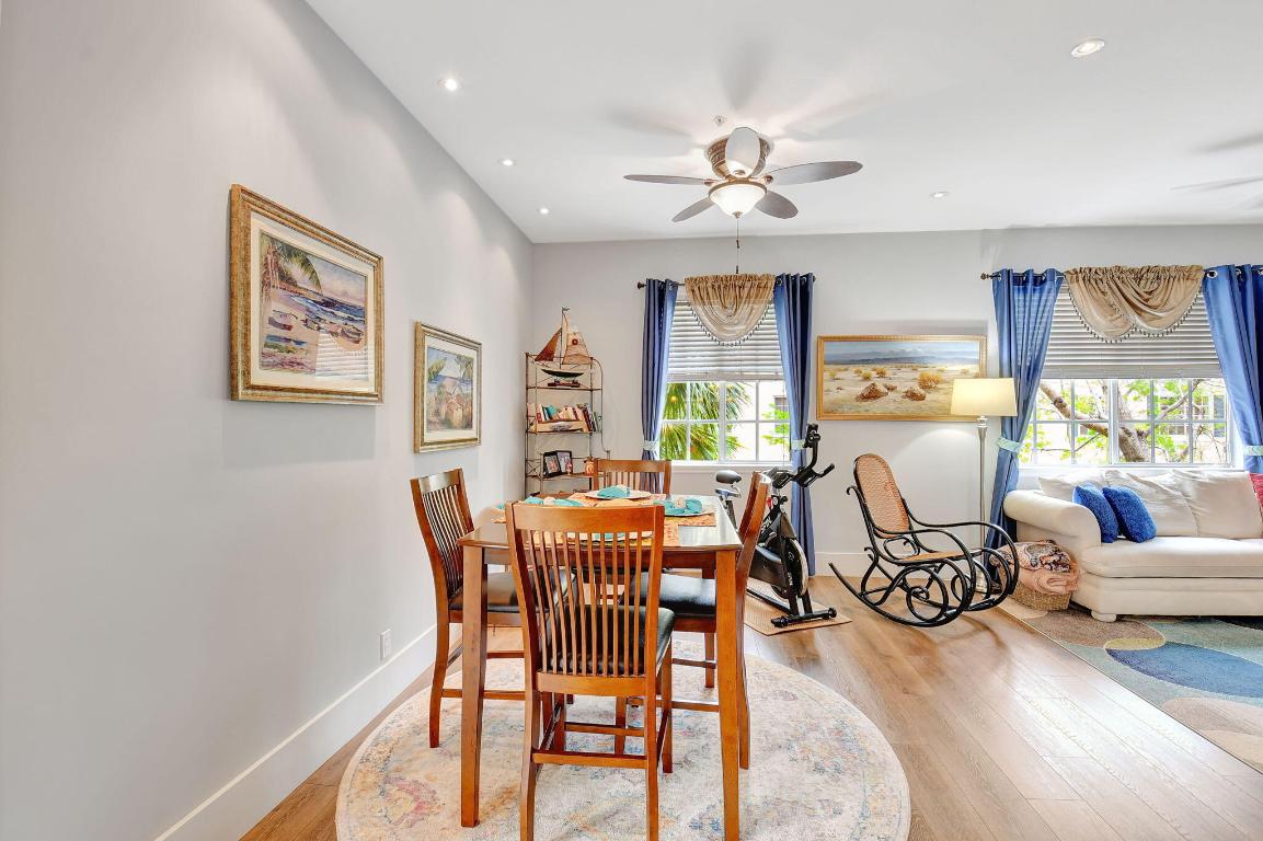 1409 W Wickham Circle