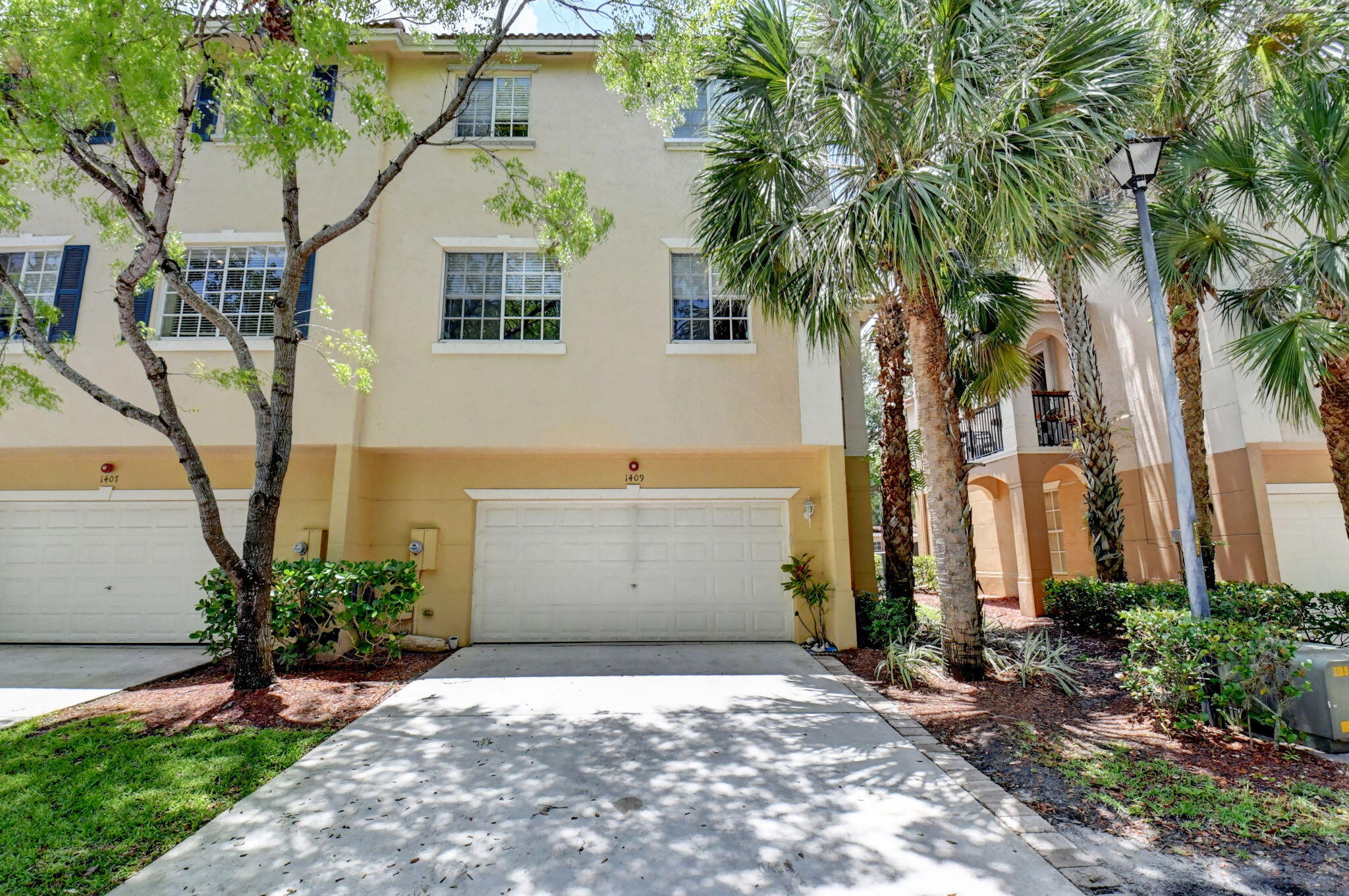 1409 W Wickham Circle