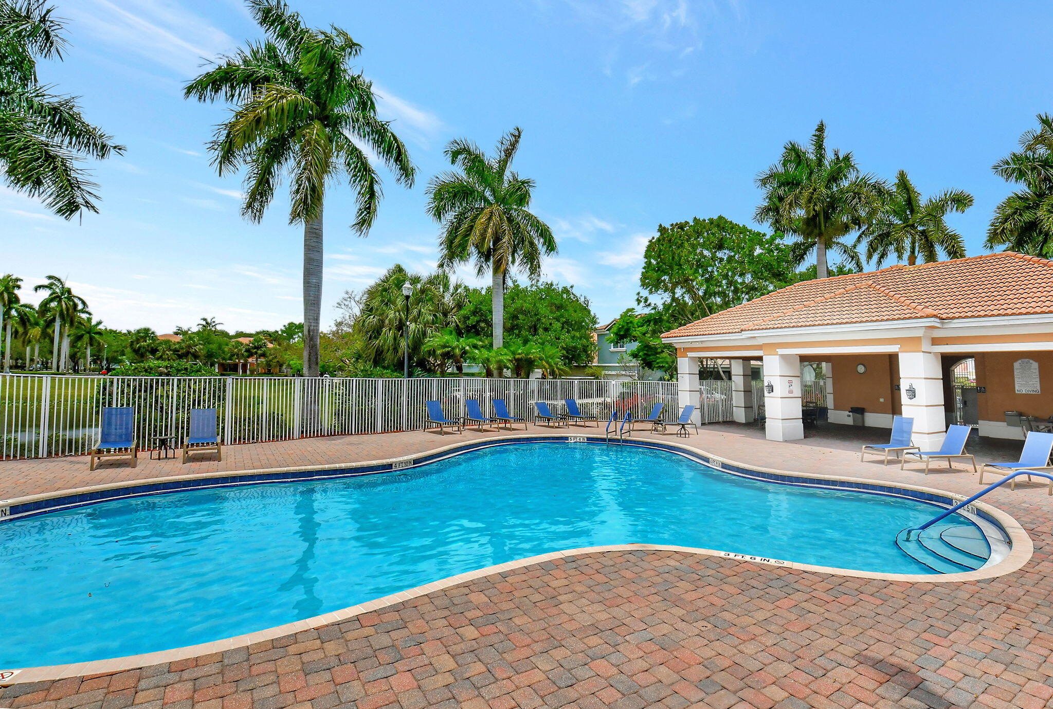 1409 W Wickham Circle