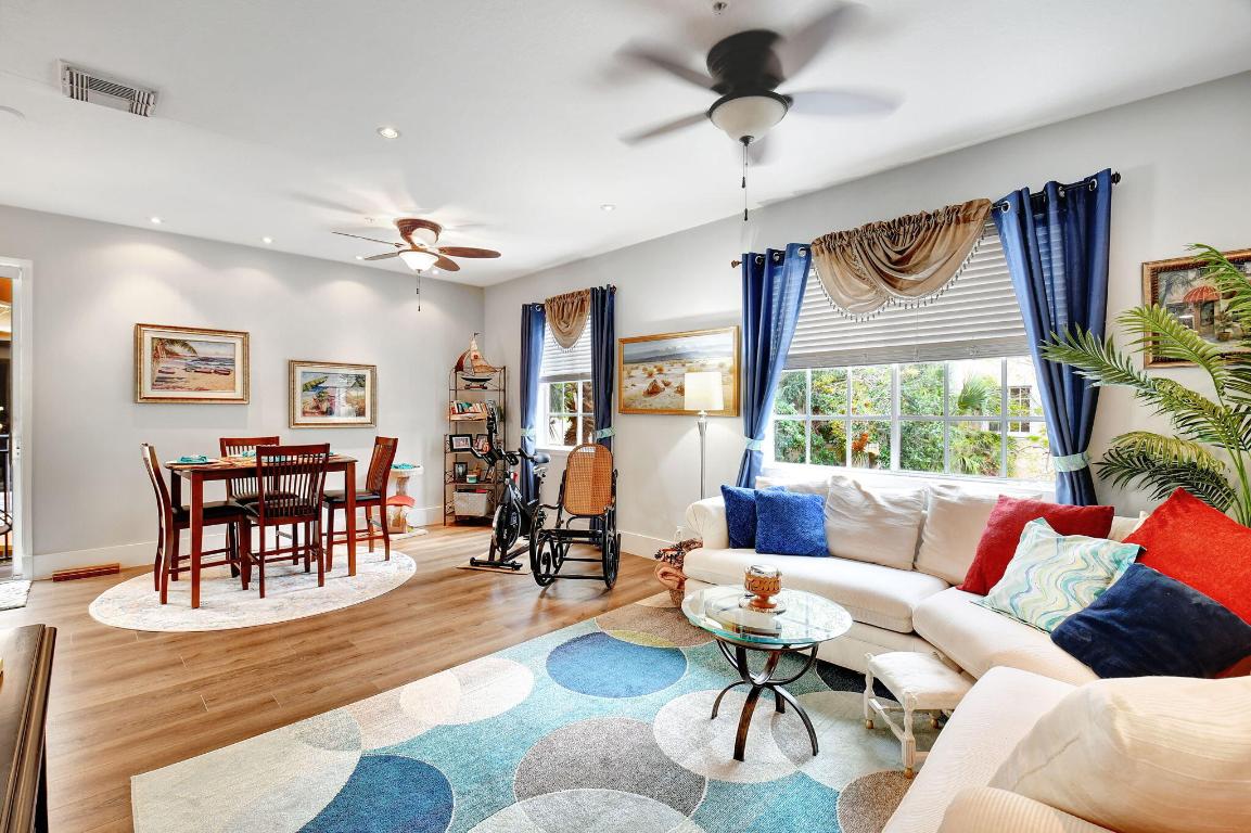 1409 W Wickham Circle