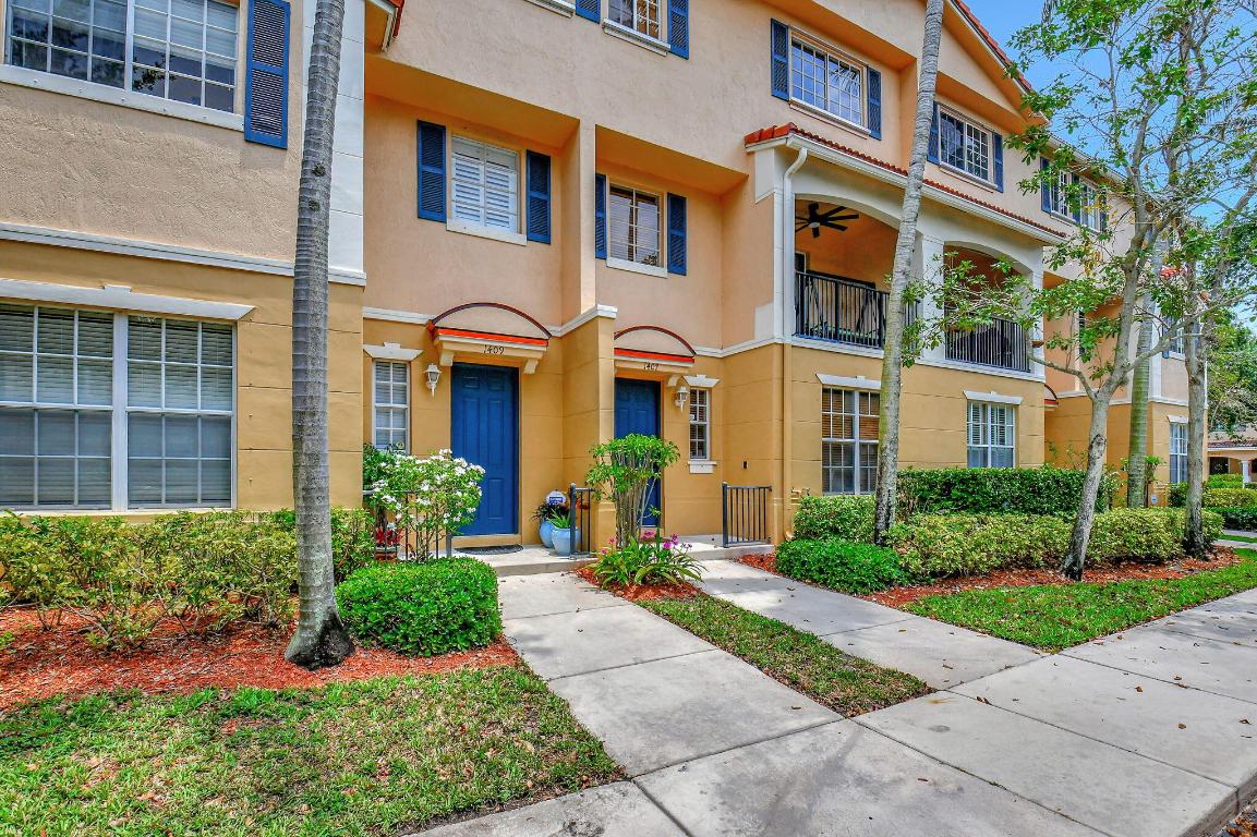 1409 W Wickham Circle