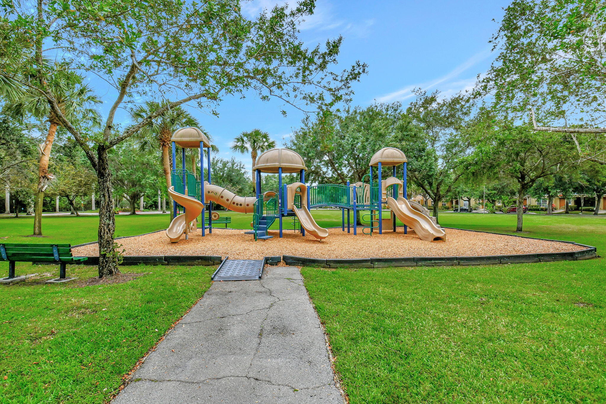 1409 W Wickham Circle
