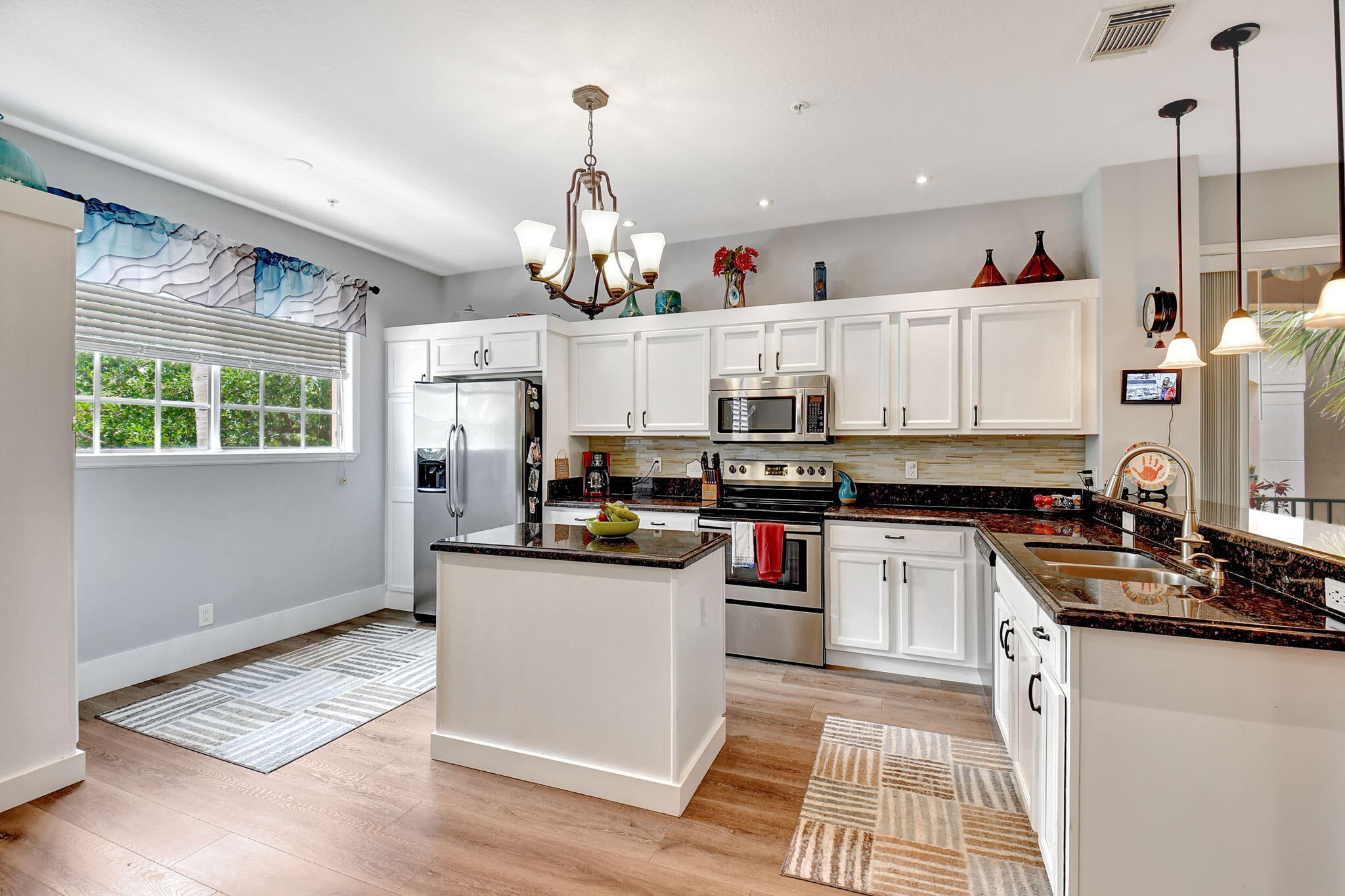 1409 W Wickham Circle