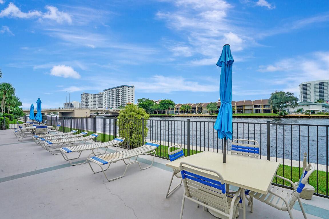 2900 NE 14th St Causeway 206