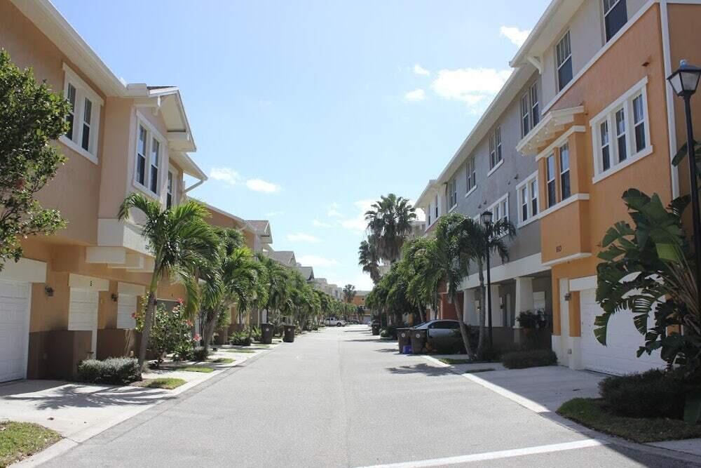 880 Millbrae Court 4