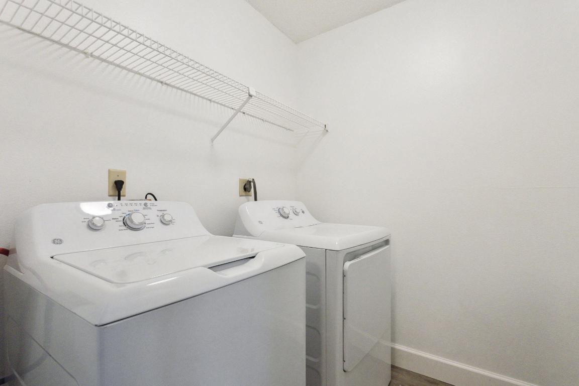 2301 N Congress Ave 25