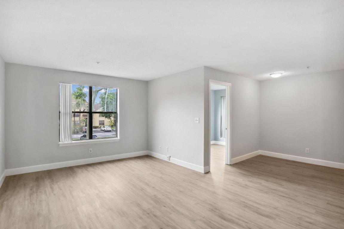 2301 N Congress Ave 25