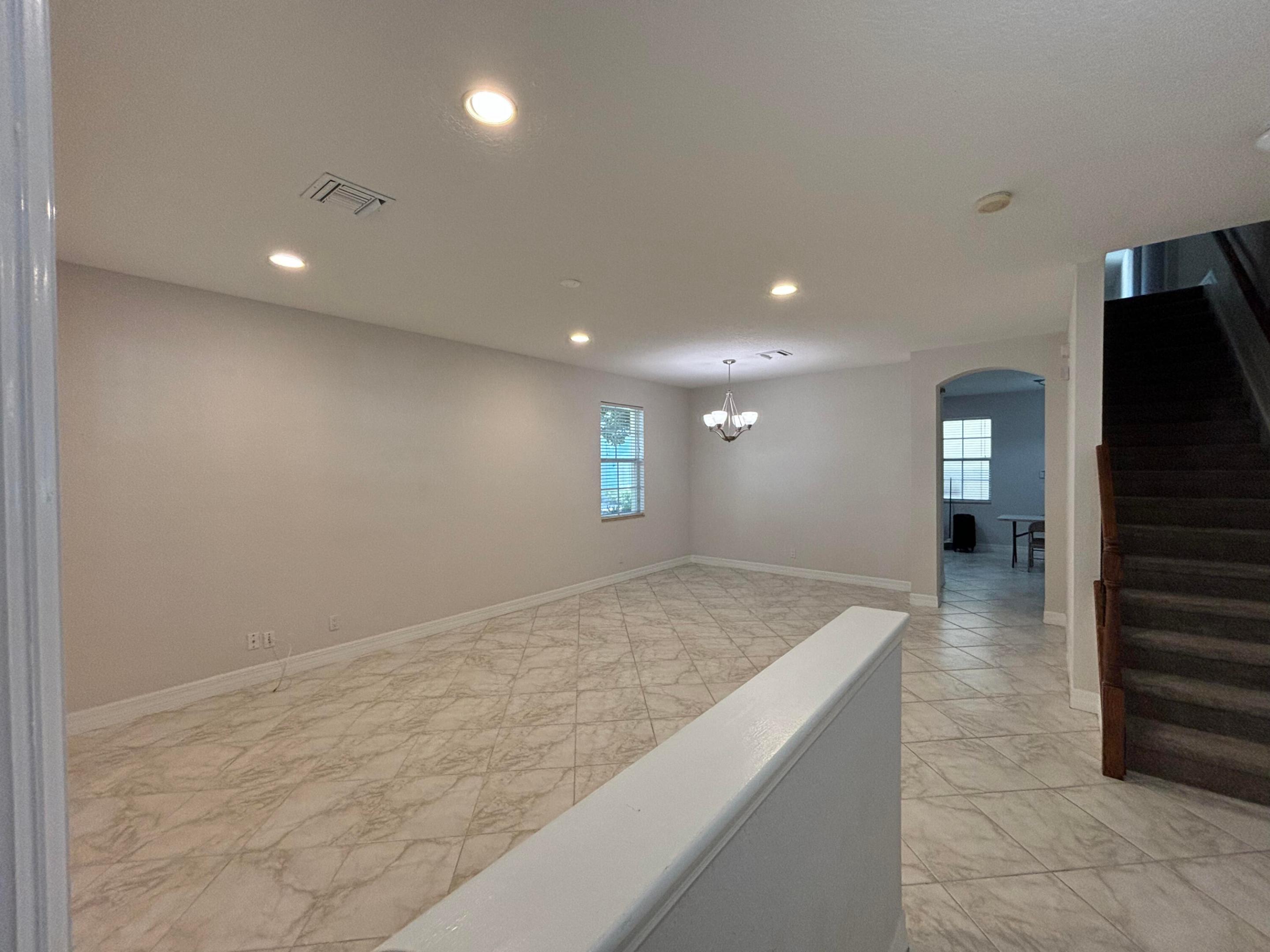 909 NW 18th Avenue