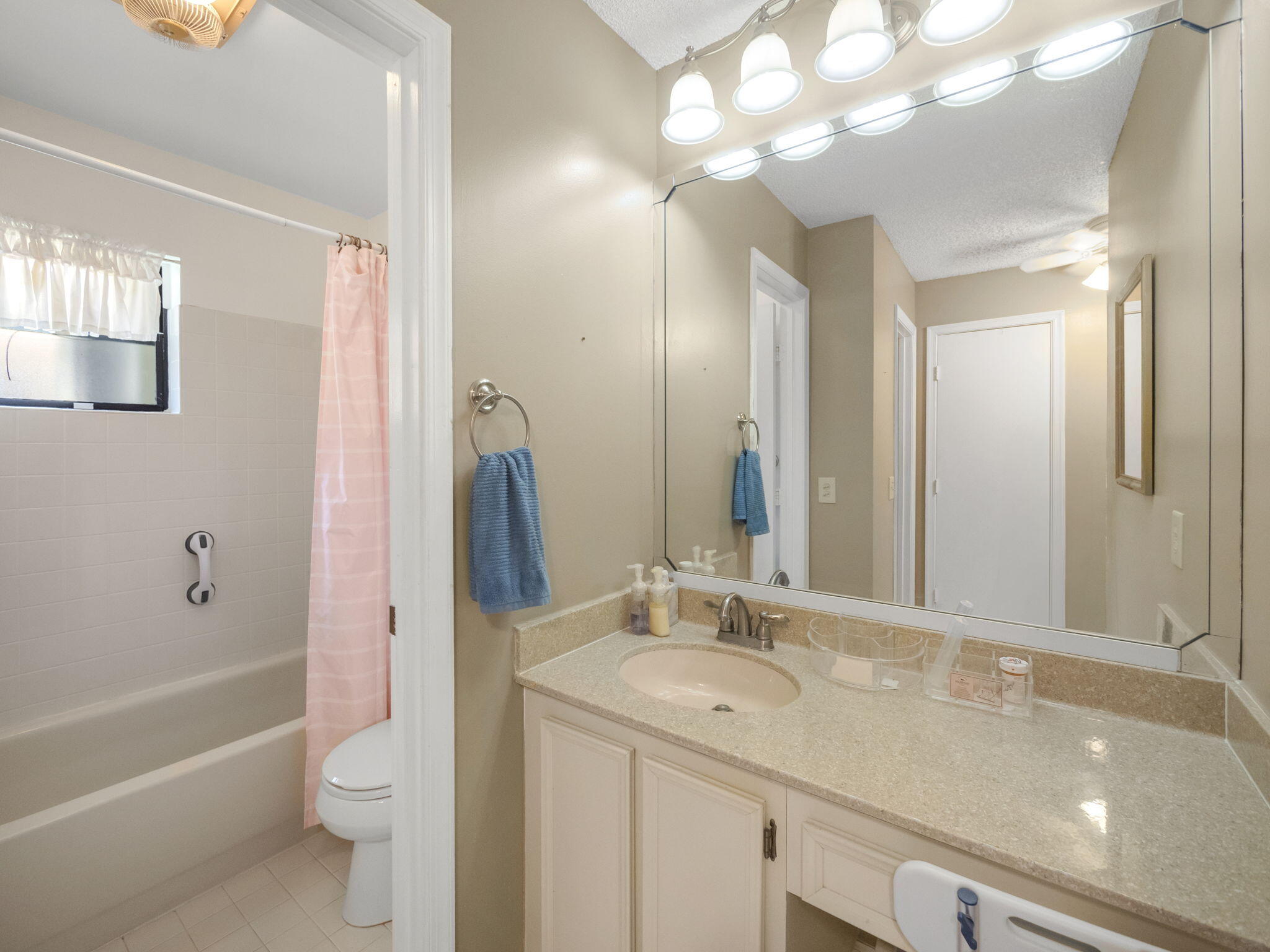 4500 Pandana Tree Road A