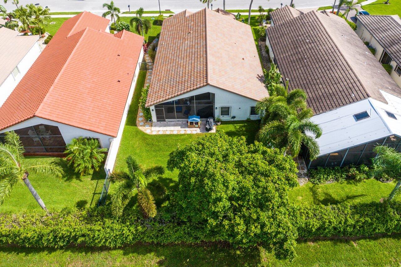 10496 Lexington Circle S