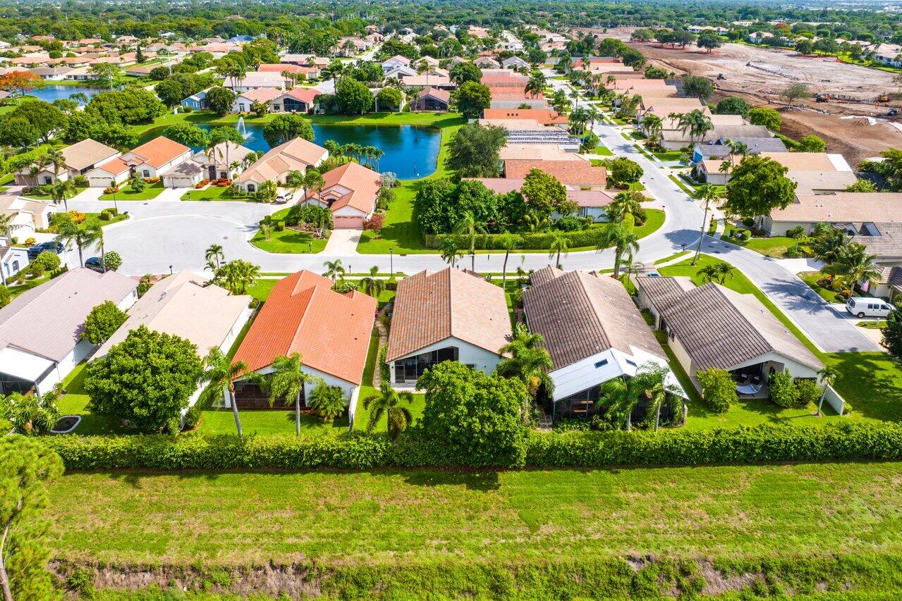 10496 Lexington Circle S