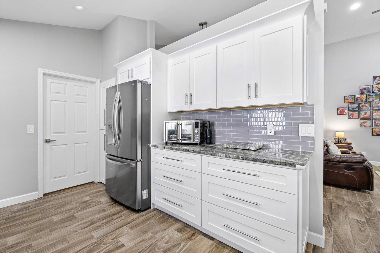 10496 Lexington Circle S