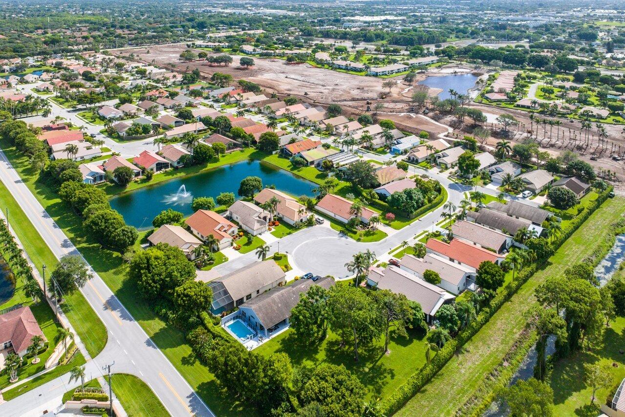 10496 Lexington Circle S