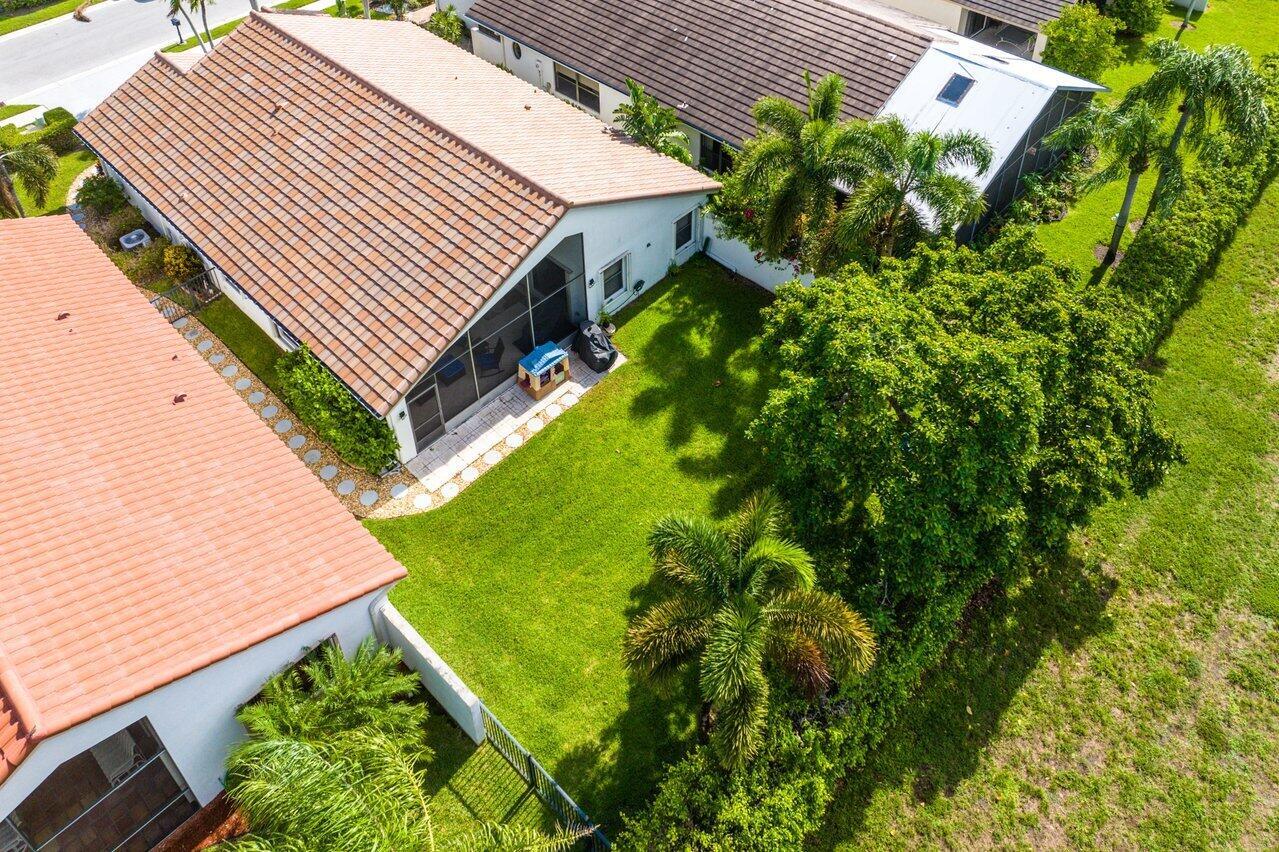 10496 Lexington Circle S