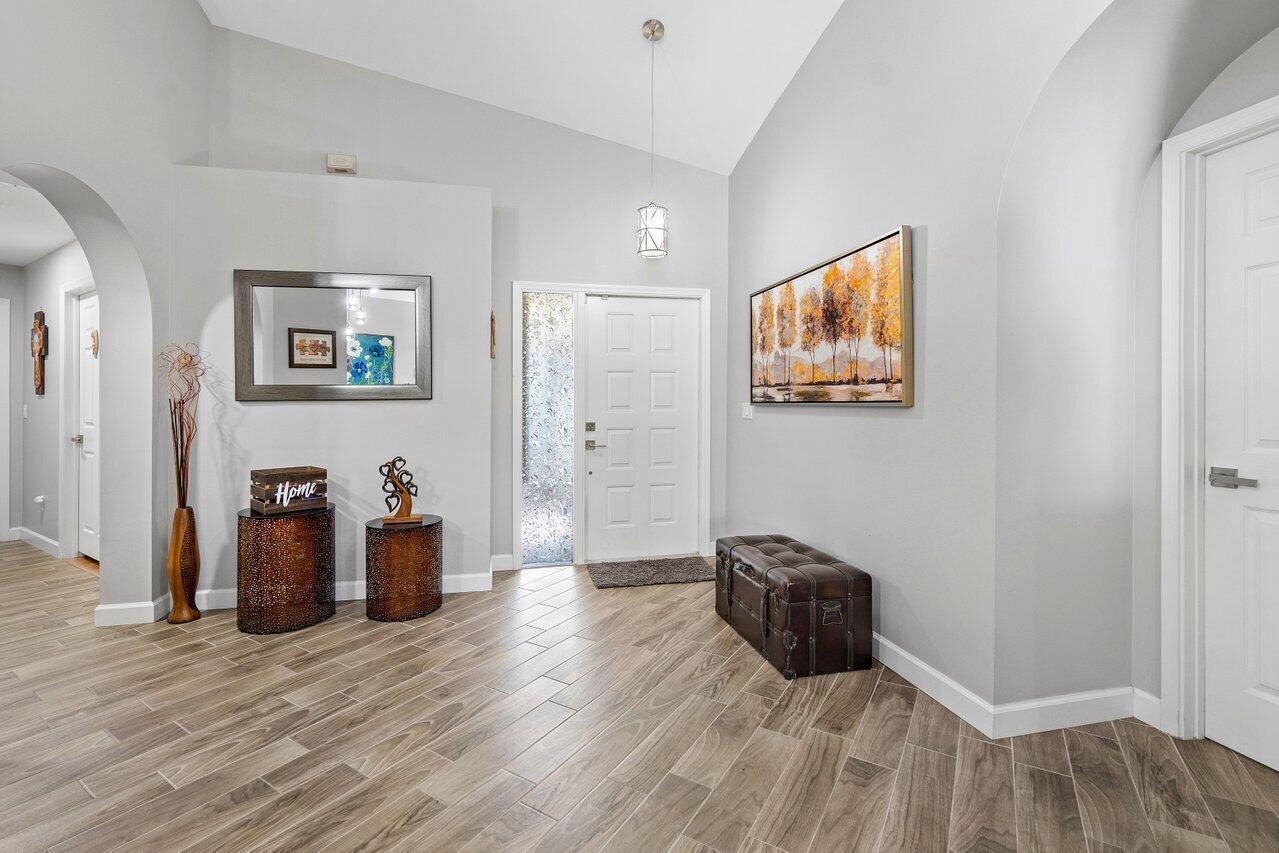 10496 Lexington Circle S