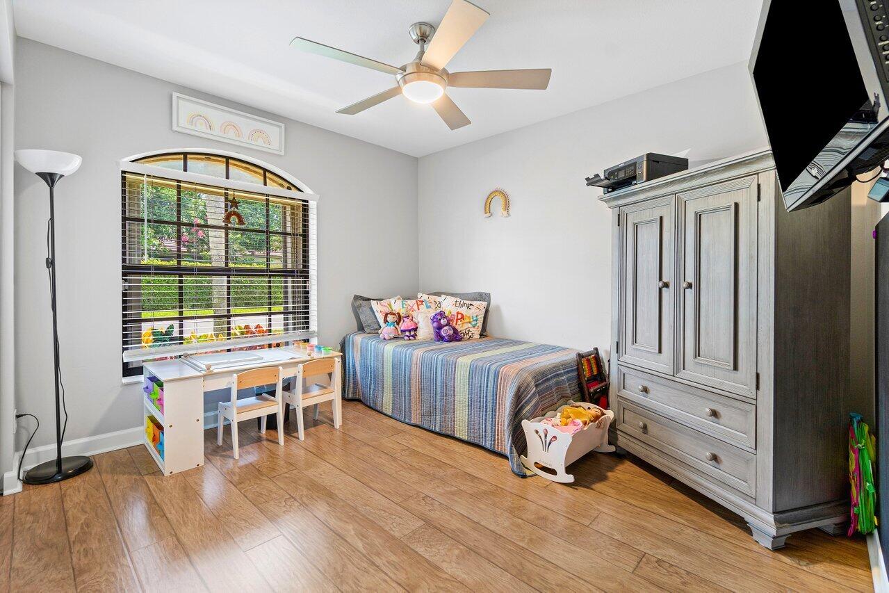 10496 Lexington Circle S