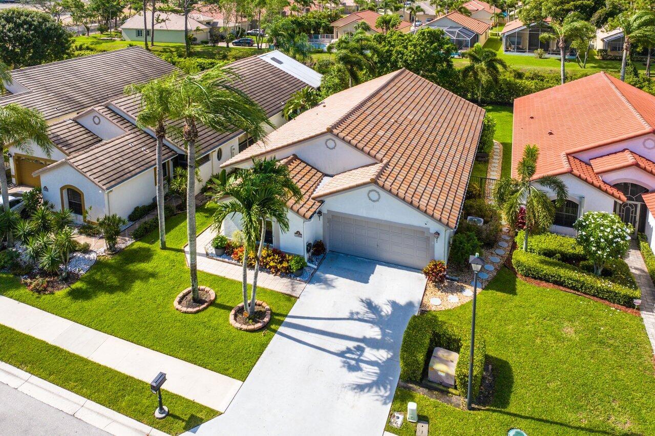 10496 Lexington Circle S