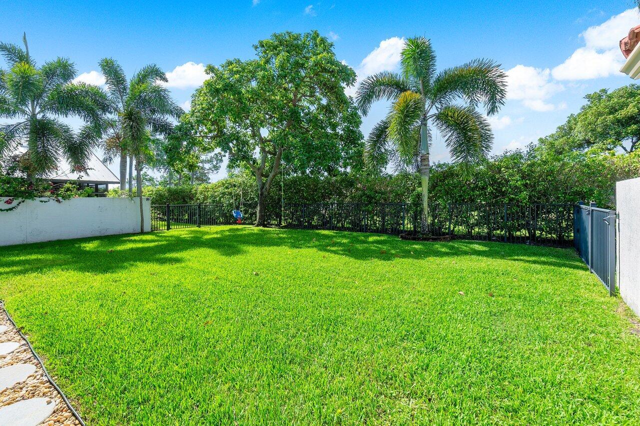 10496 Lexington Circle S