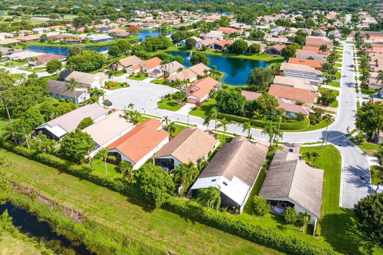 10496 Lexington Circle S