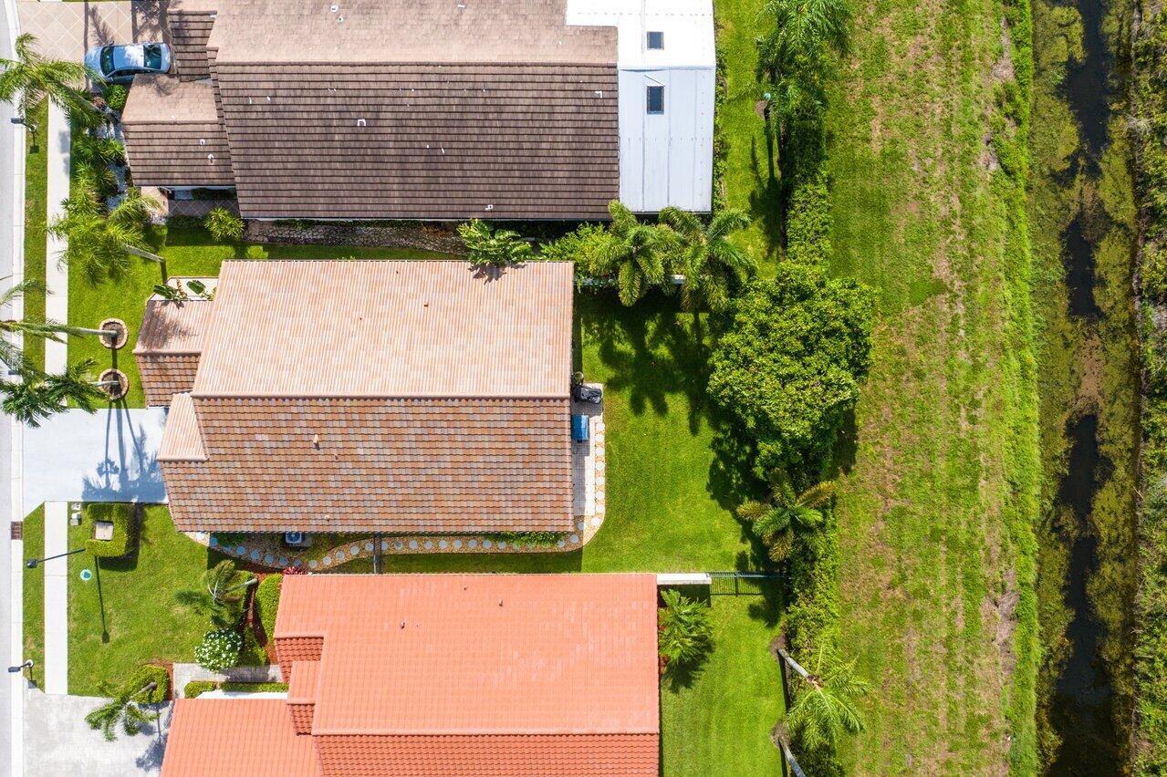 10496 Lexington Circle S