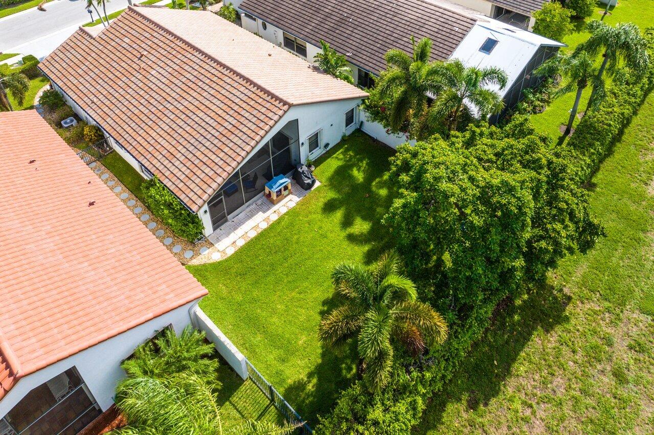 10496 Lexington Circle S