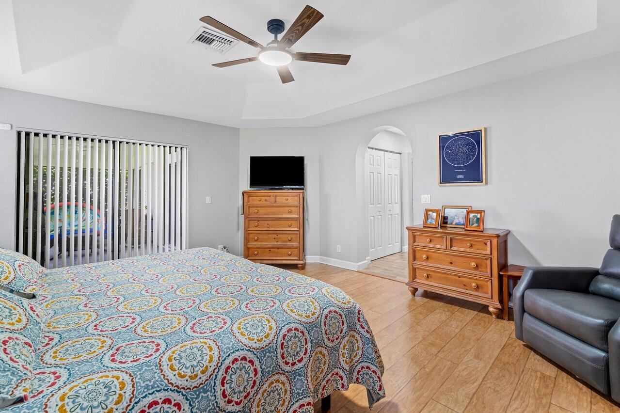 10496 Lexington Circle S