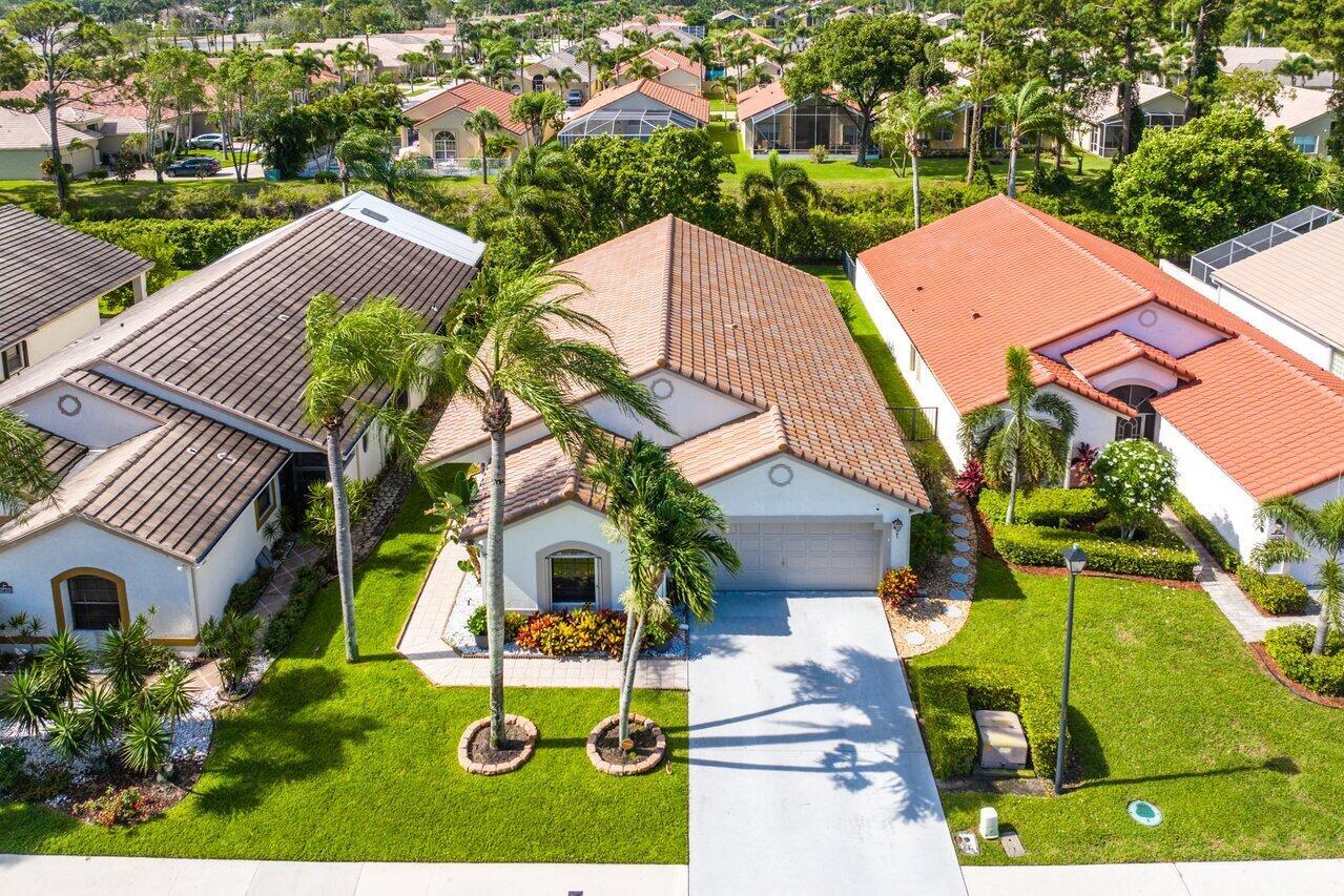 10496 Lexington Circle S