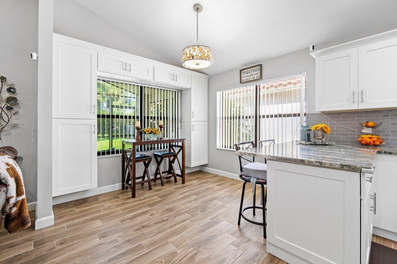 10496 Lexington Circle S