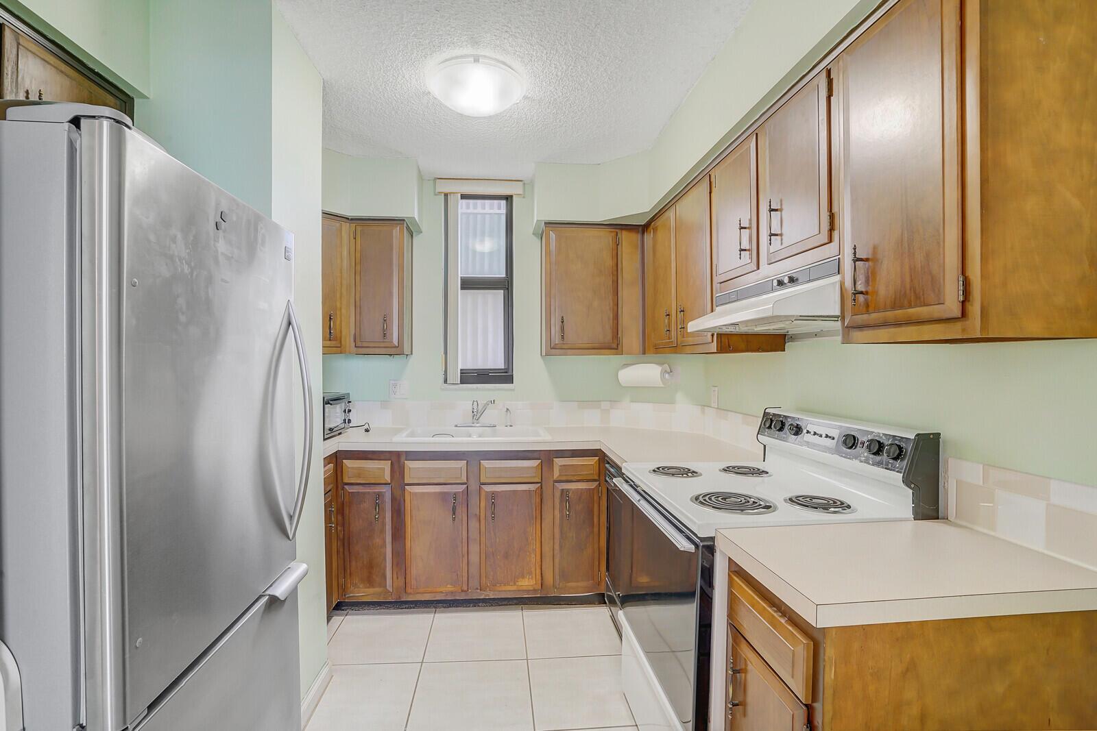1000 S Ocean Boulevard 4 L