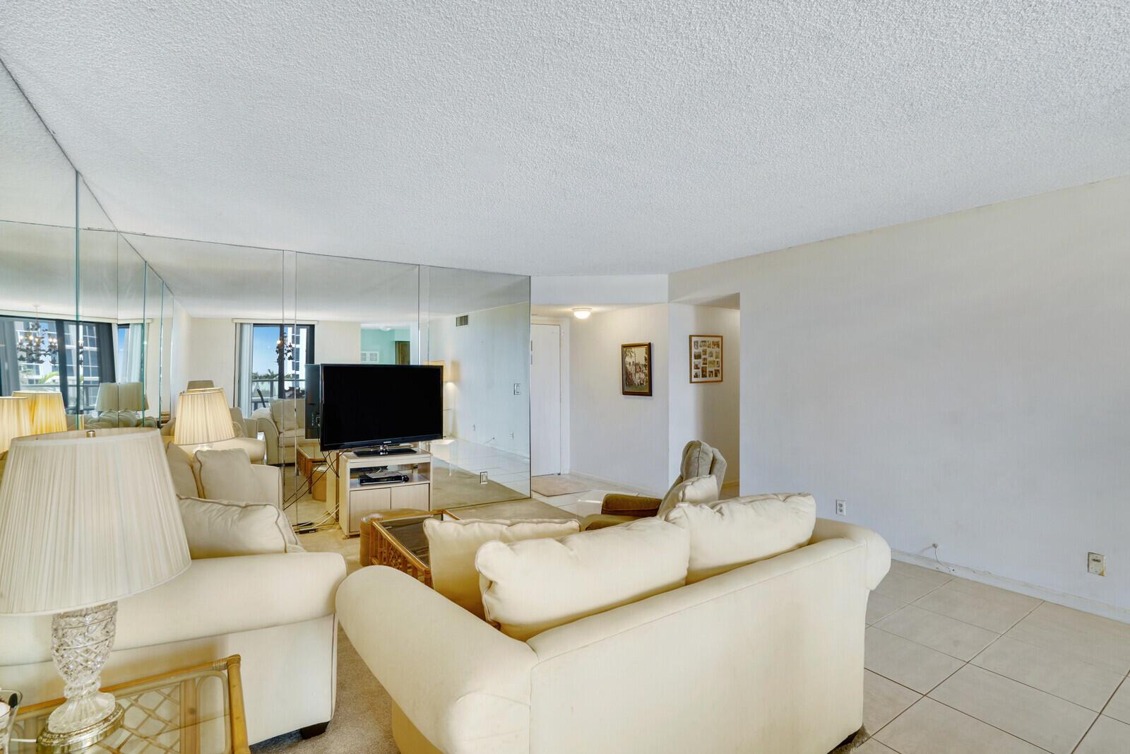 1000 S Ocean Boulevard 4 L