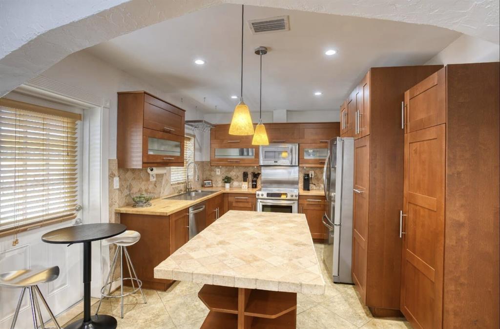 804 NE 16th Terrace 1