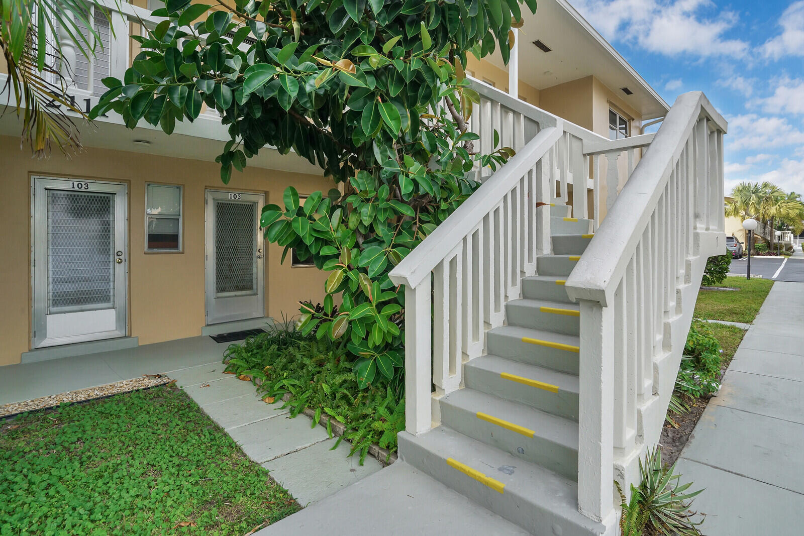 2111 NE 1st Court 204