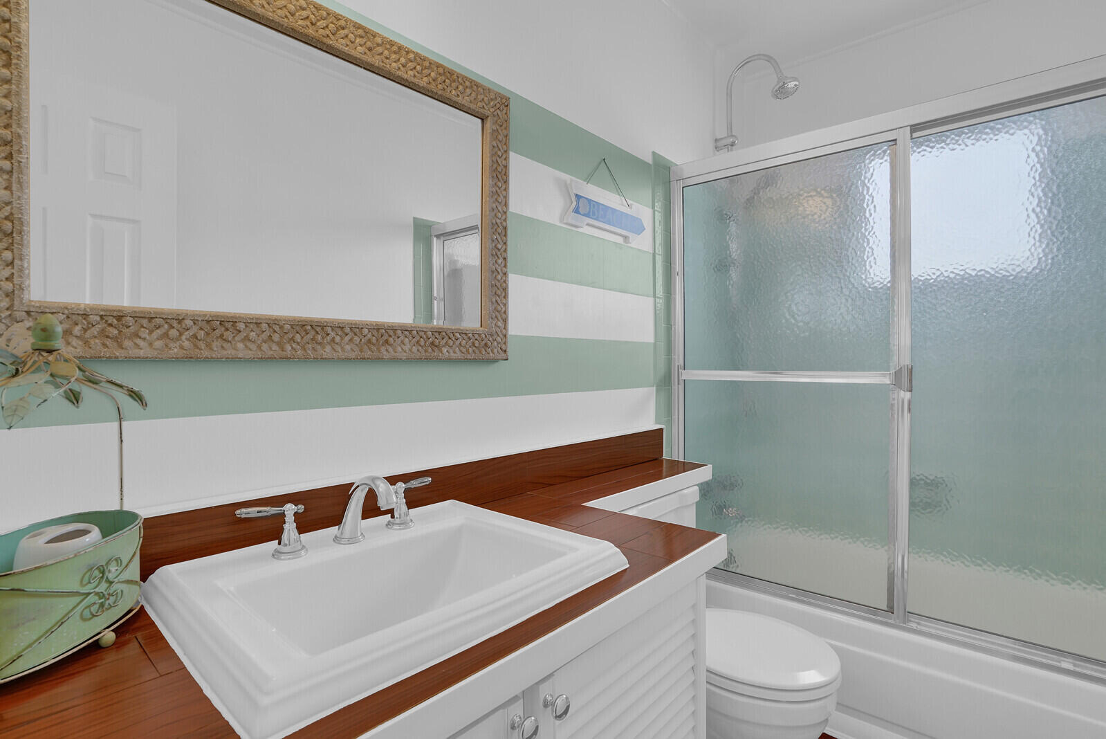 2111 NE 1st Court 204