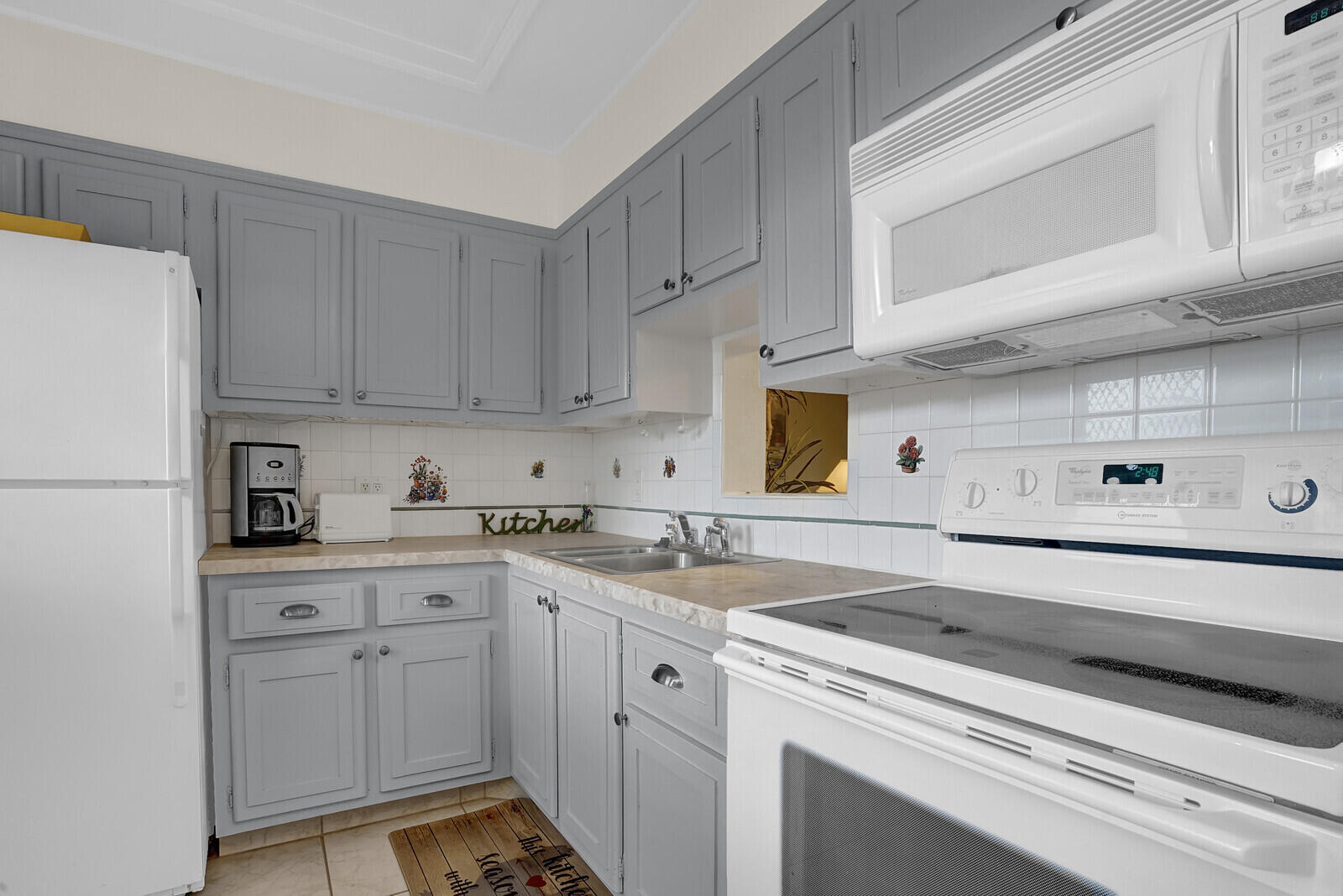 2111 NE 1st Court 204