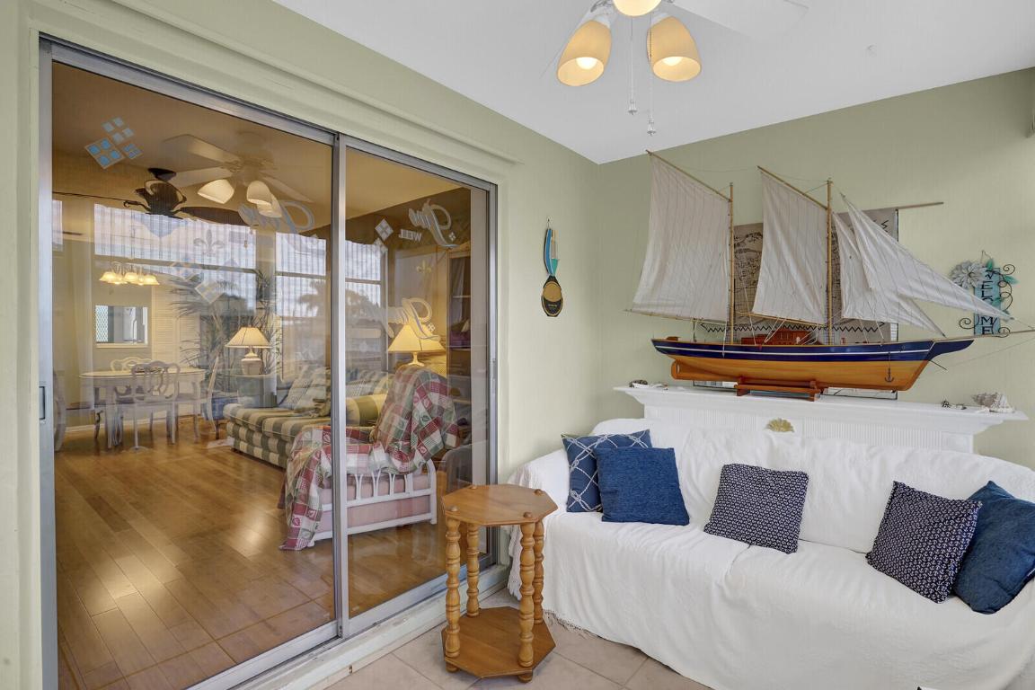 2111 NE 1st Court 204