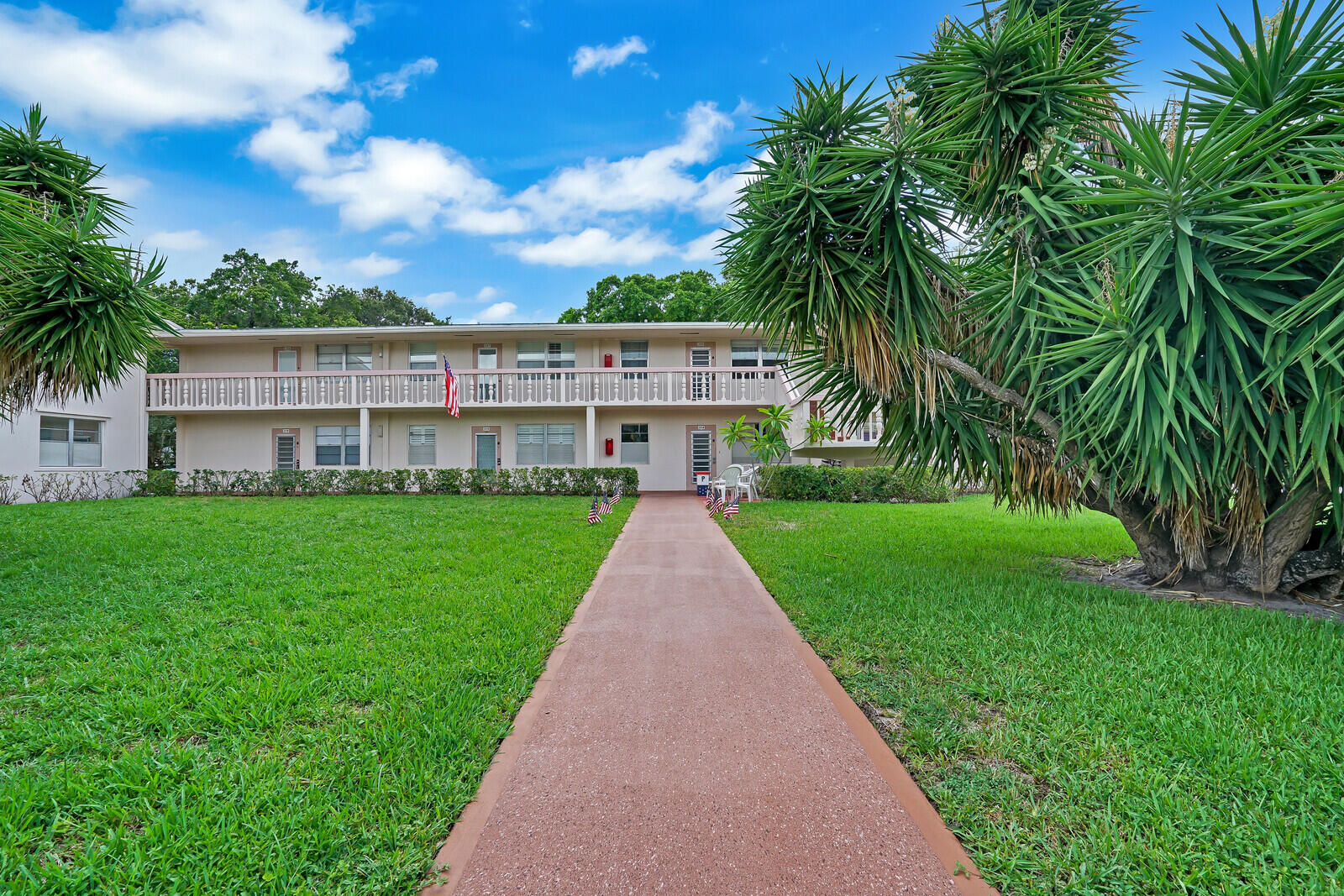 316 Farnham P