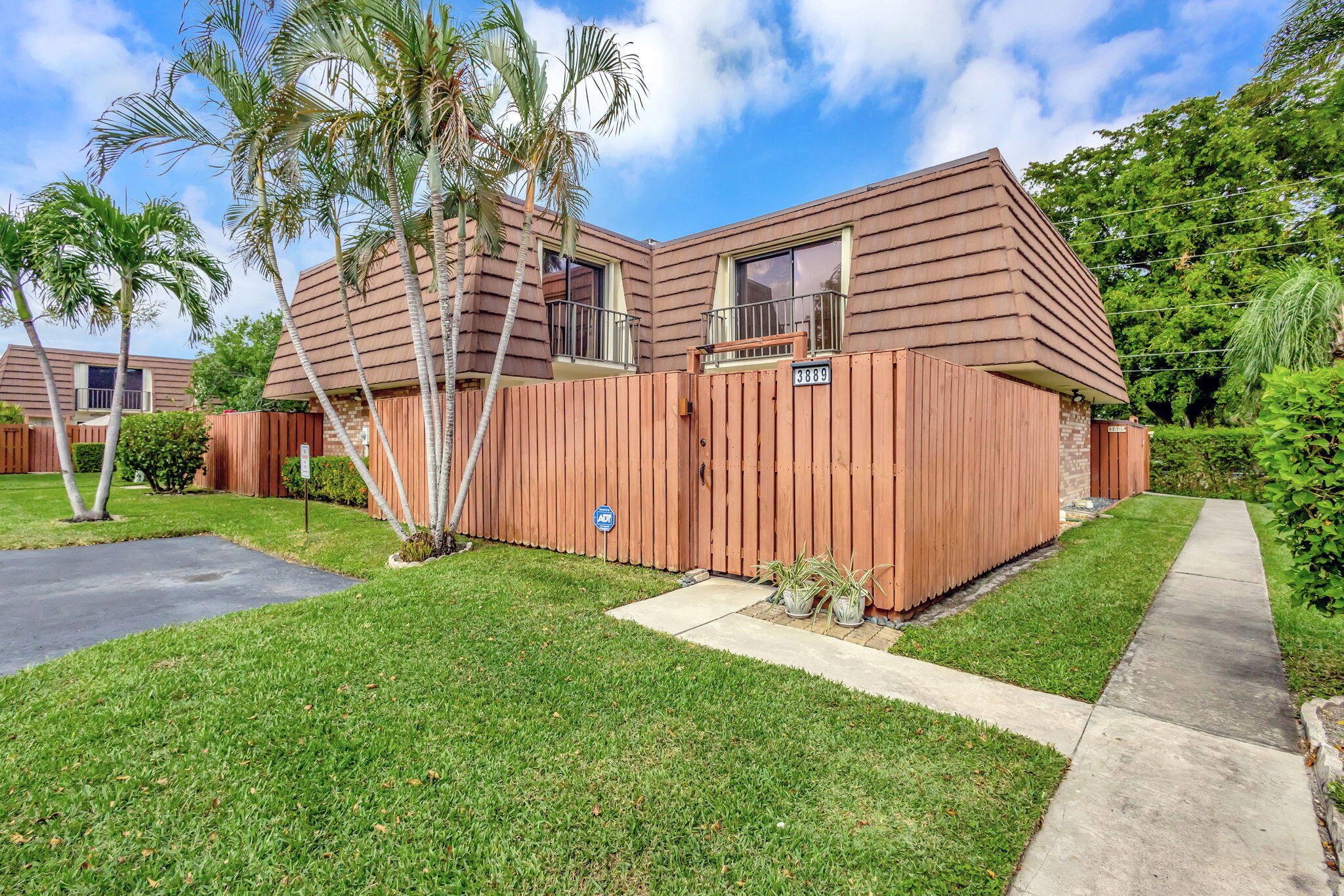 3889 Louis Drive