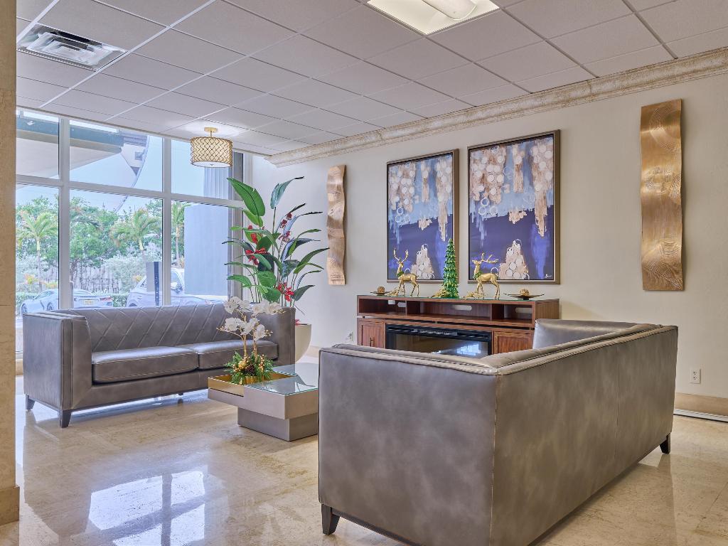 305 N Boulevard 1204