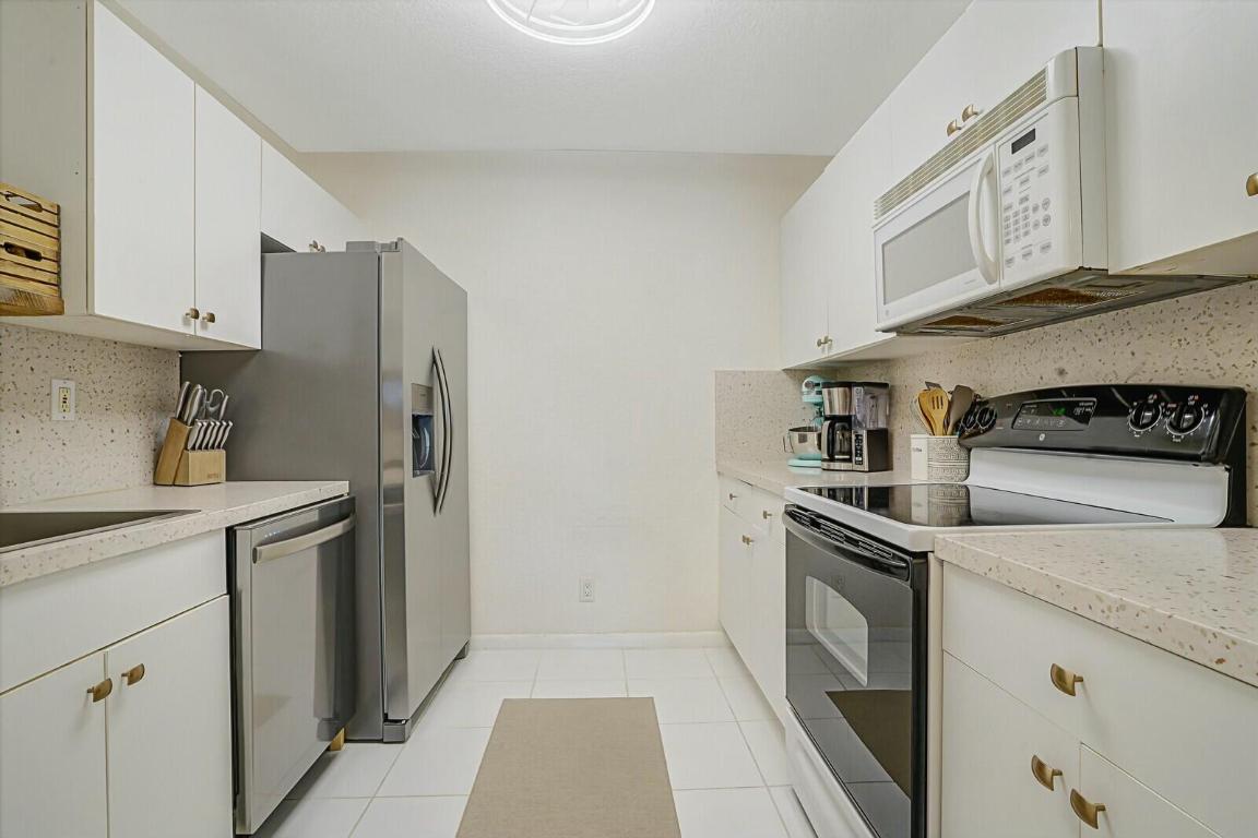 760 SE 2nd Avenue C203