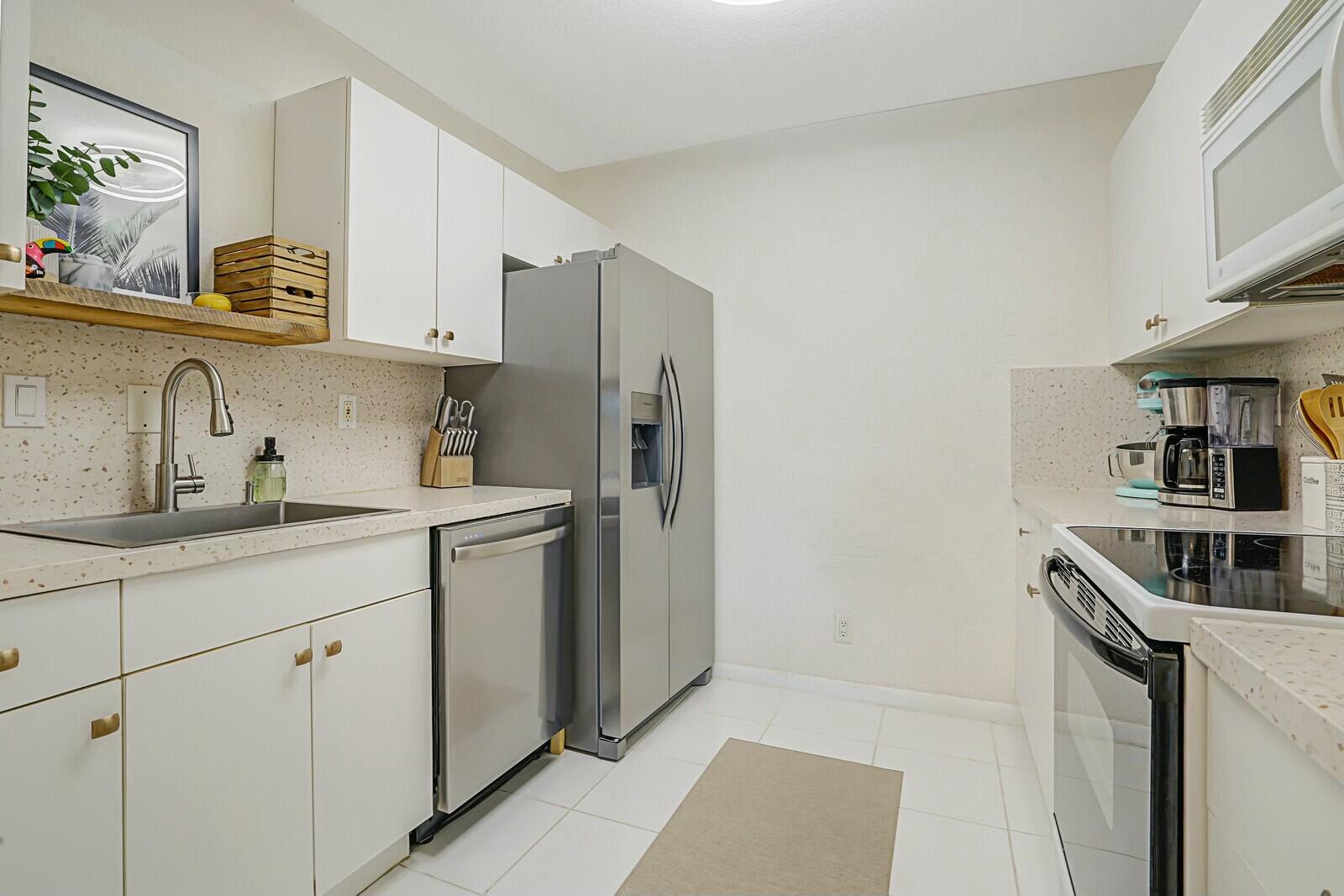 760 SE 2nd Avenue C203