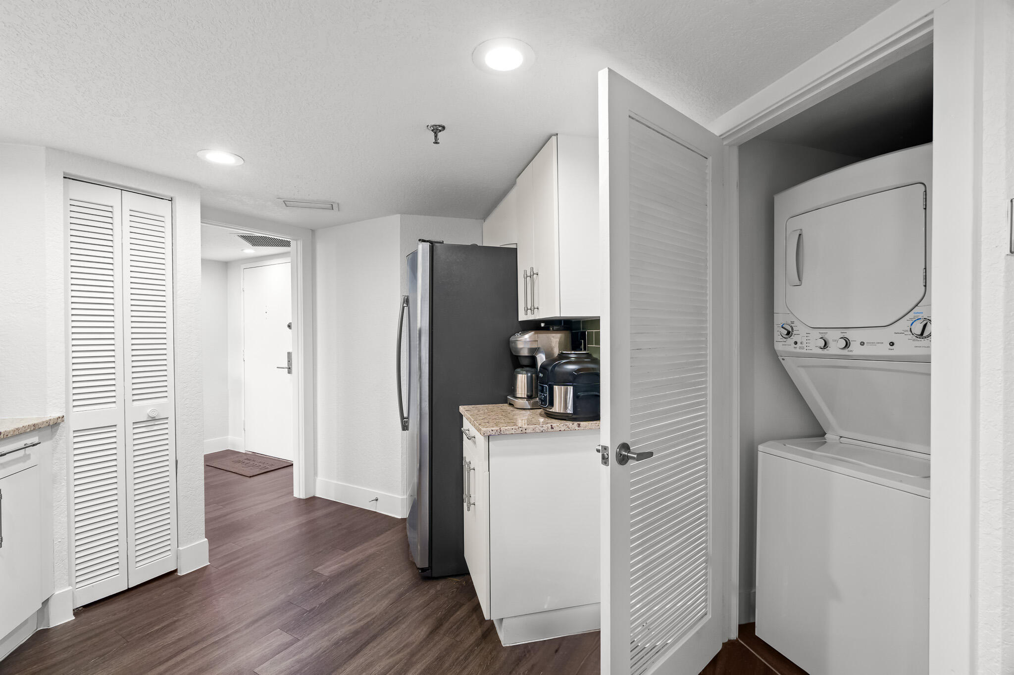 6463 La Costa Drive 304