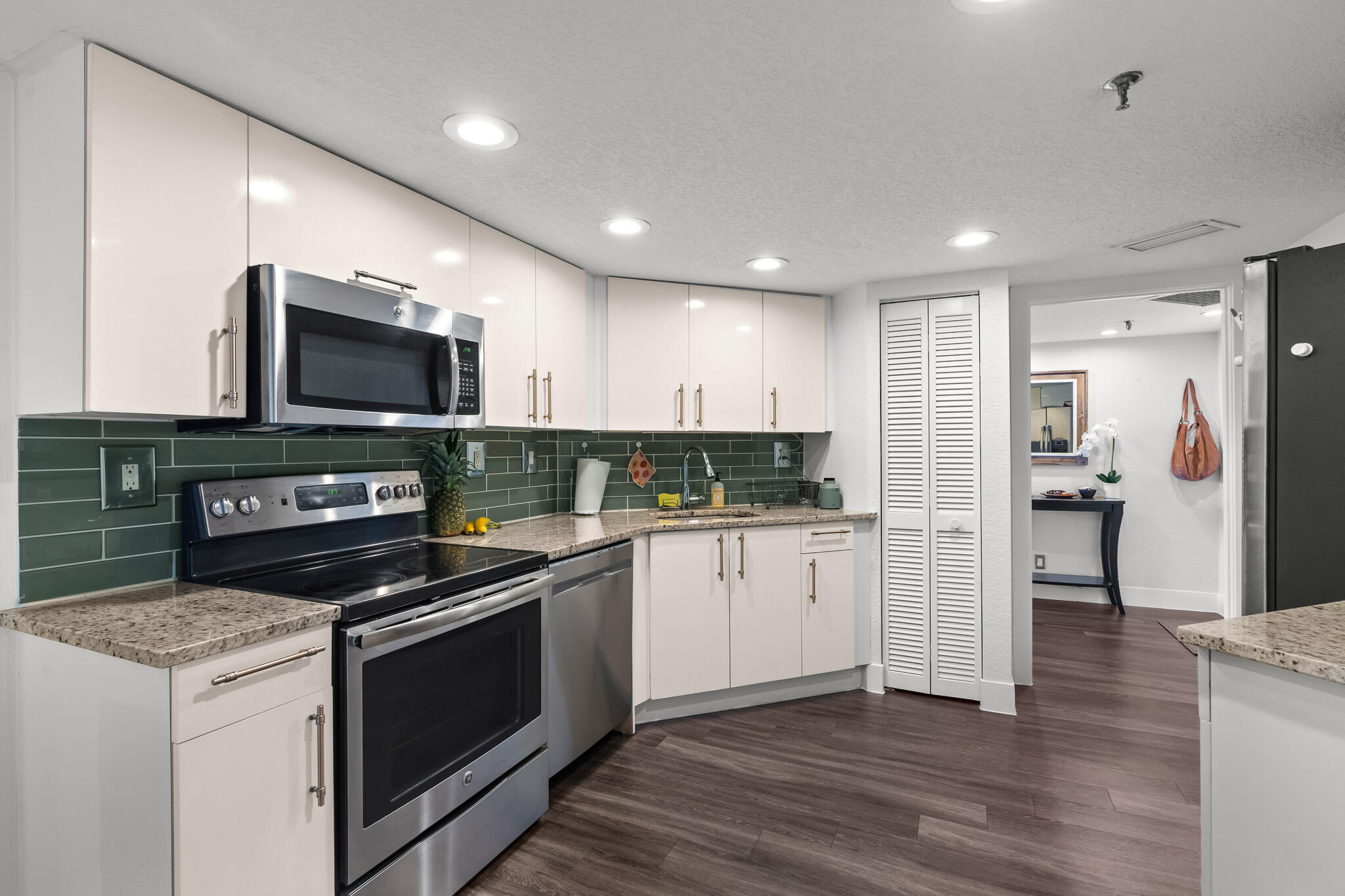 6463 La Costa Drive 304