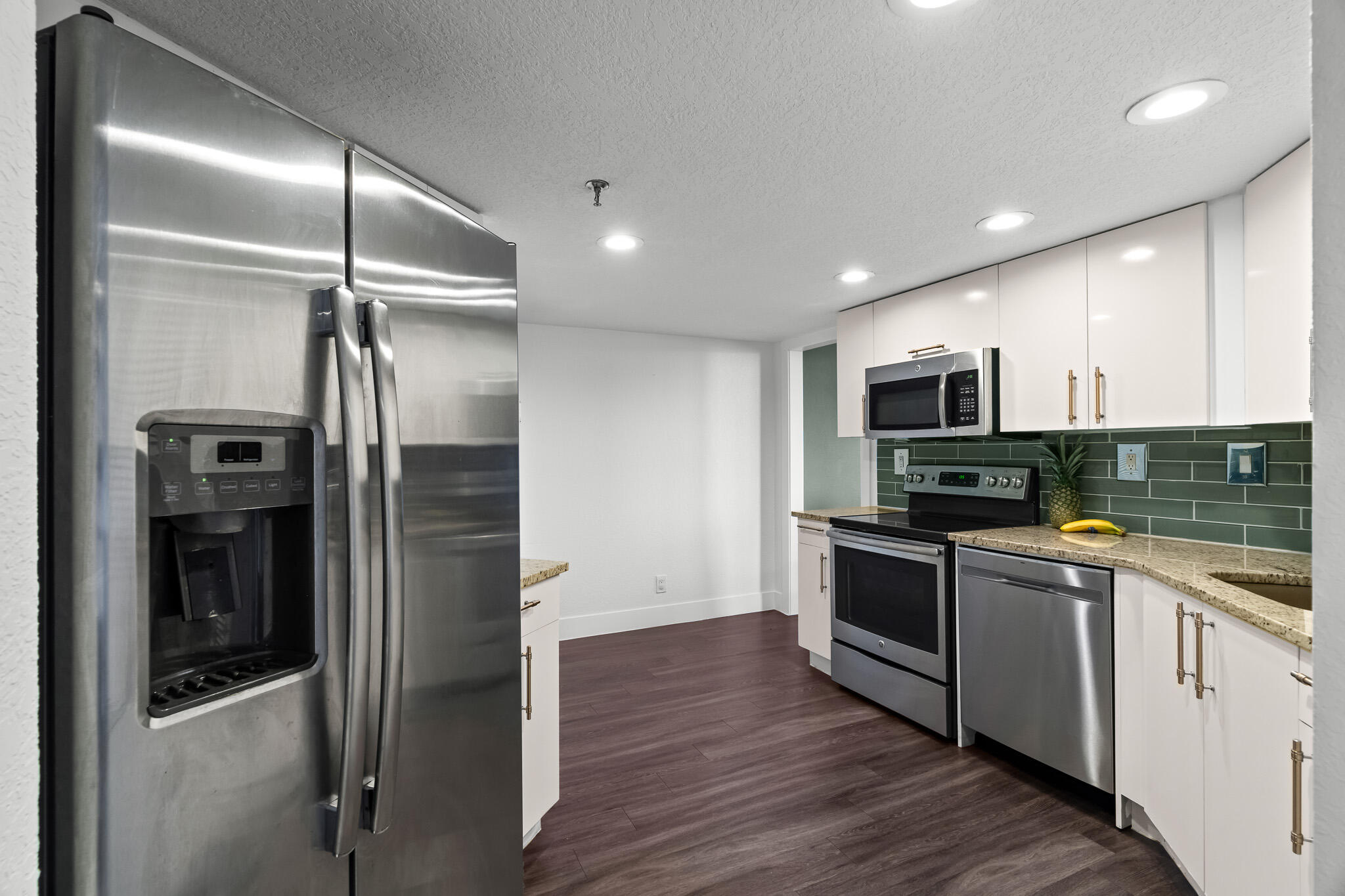 6463 La Costa Drive 304