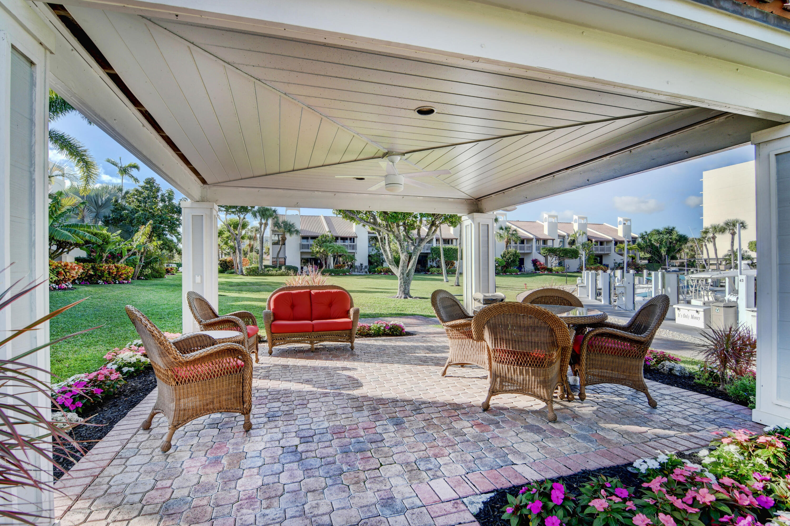 2687 N Ocean Boulevard 401-G