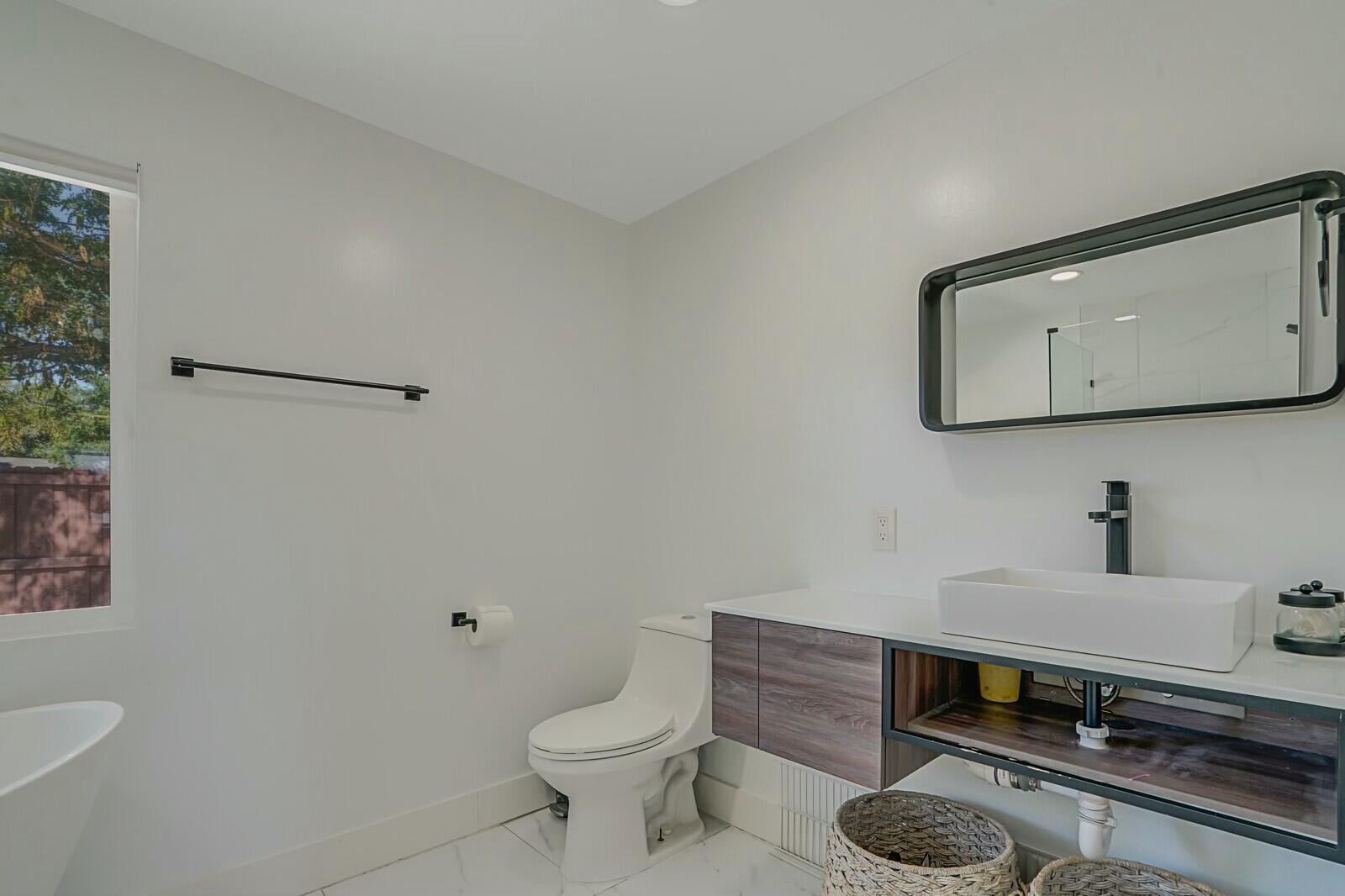 1250 NE 32nd Street