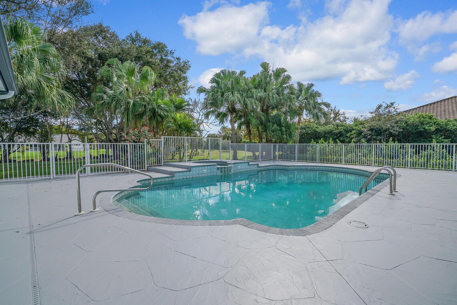 6282 NW 74th Terrace