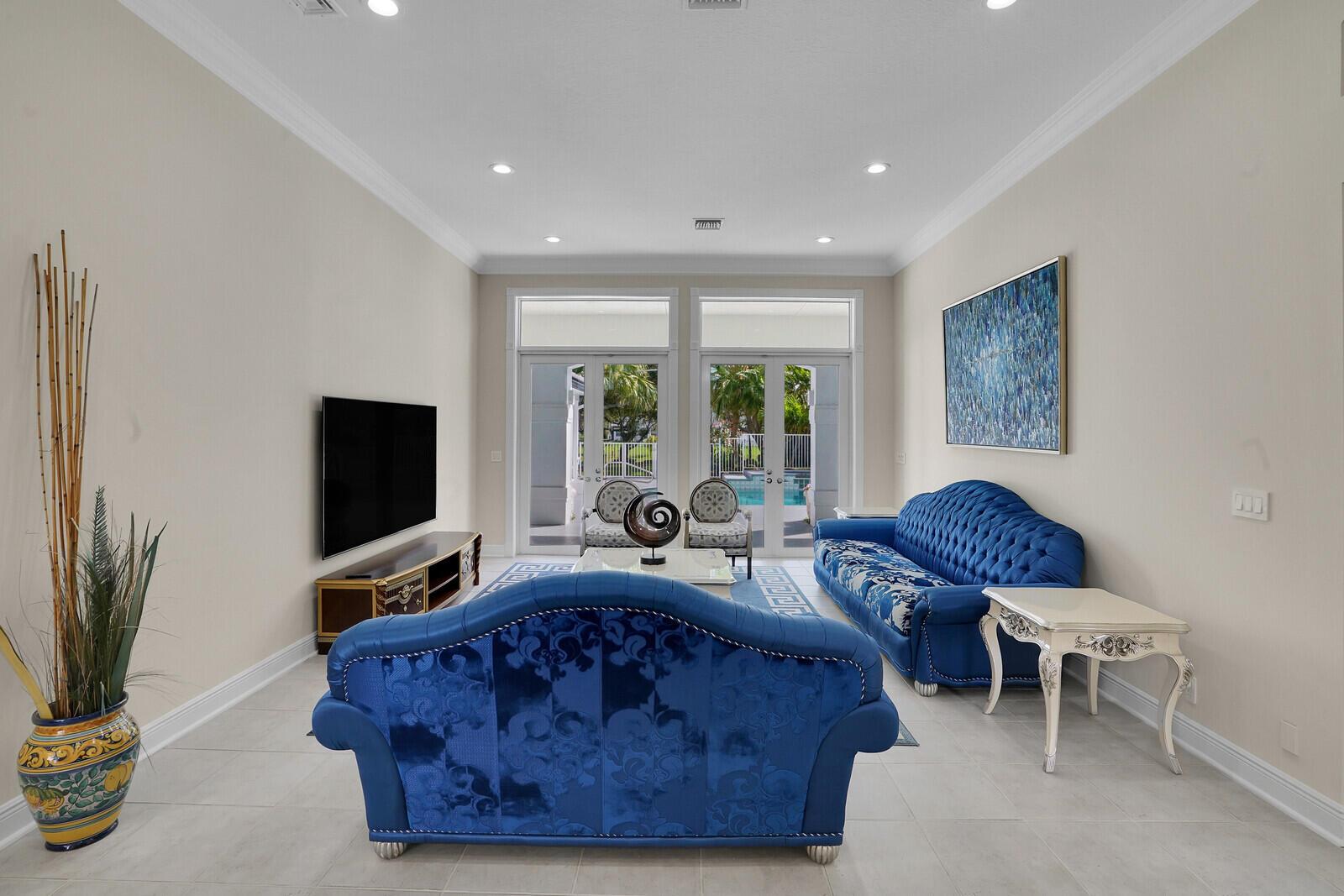 6282 NW 74th Terrace