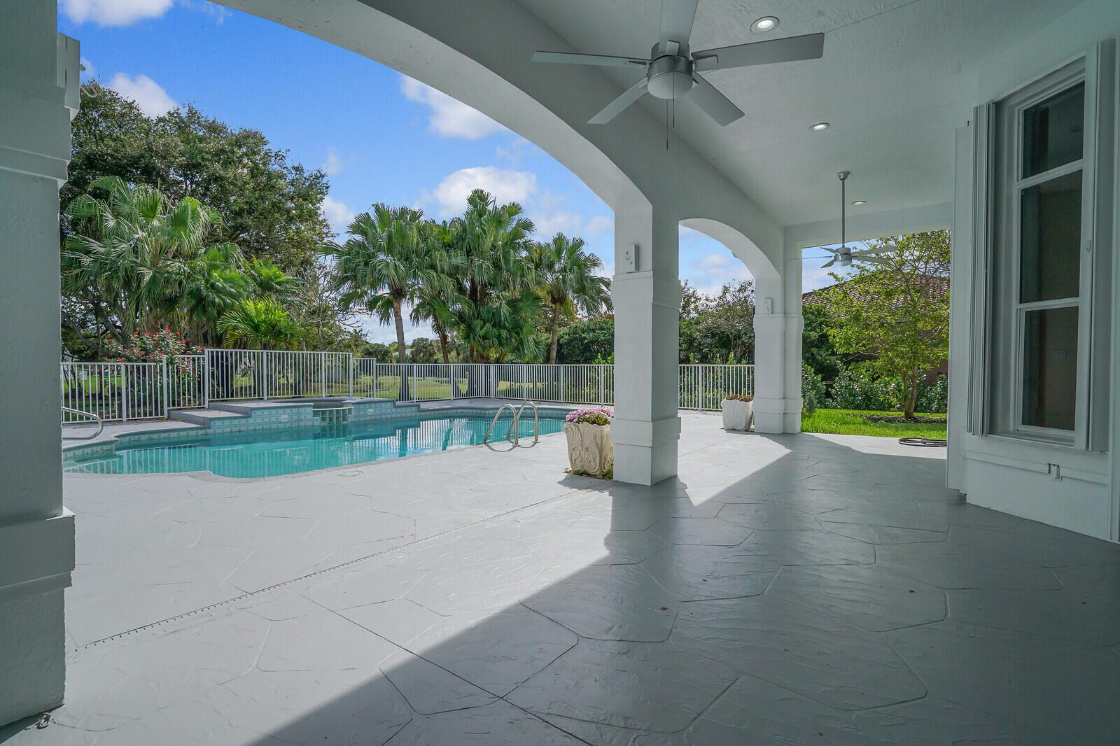 6282 NW 74th Terrace