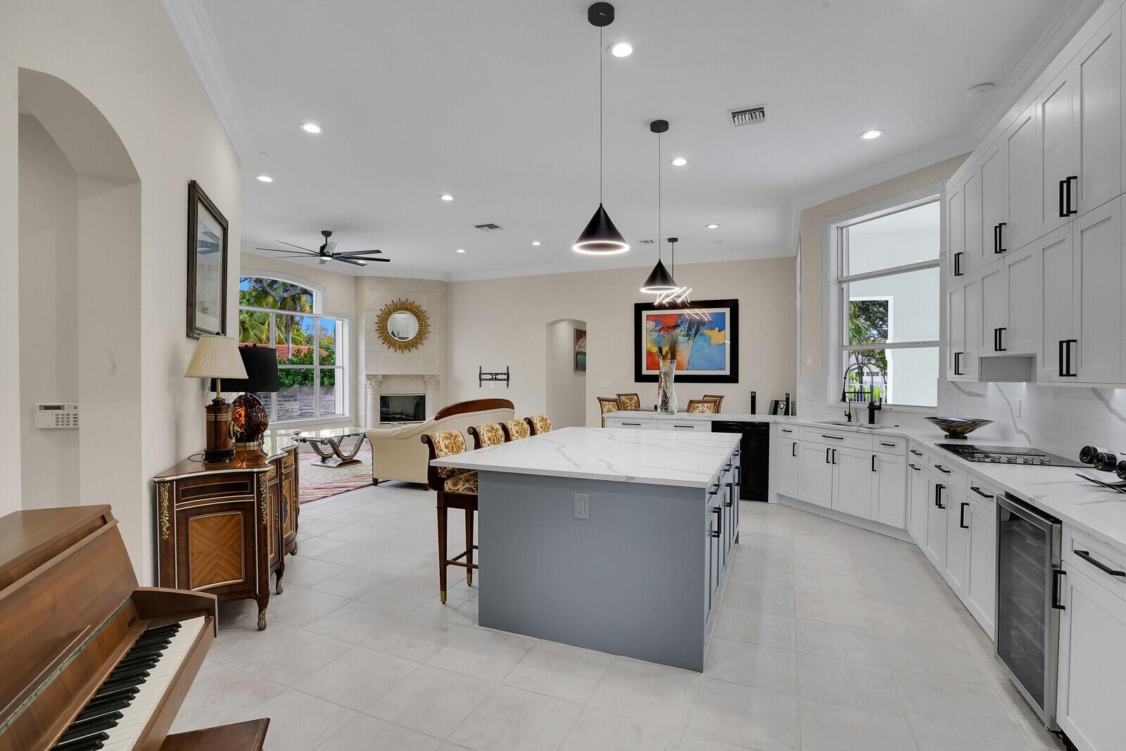 6282 NW 74th Terrace