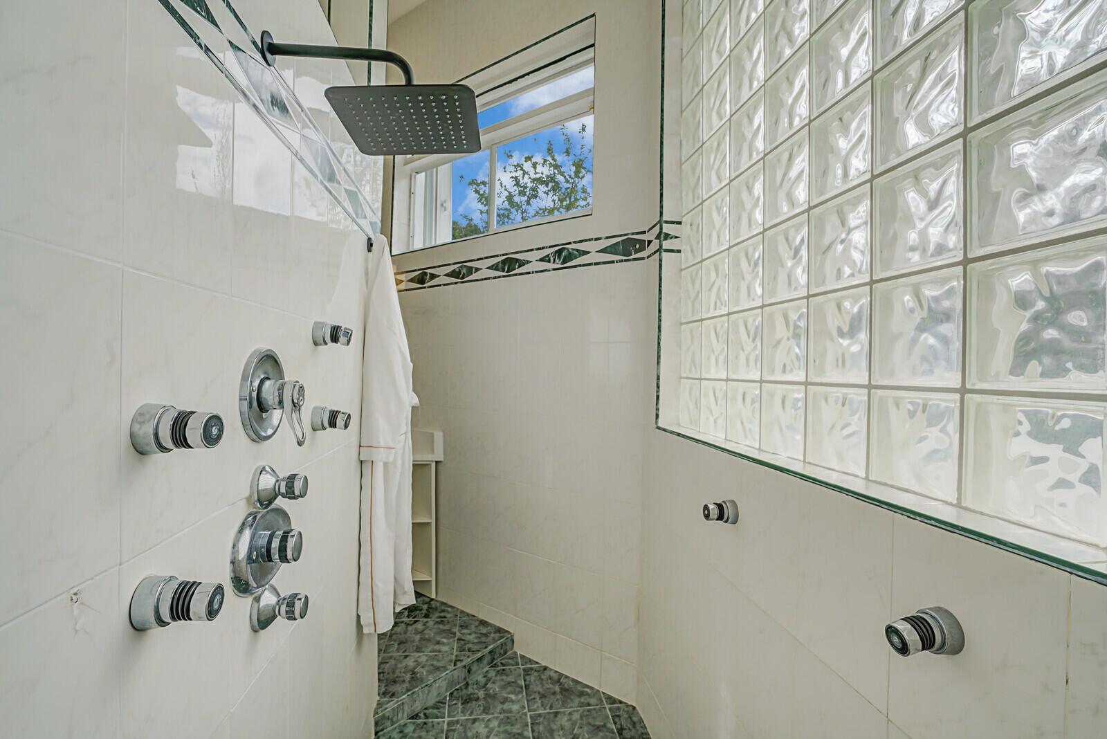 6282 NW 74th Terrace